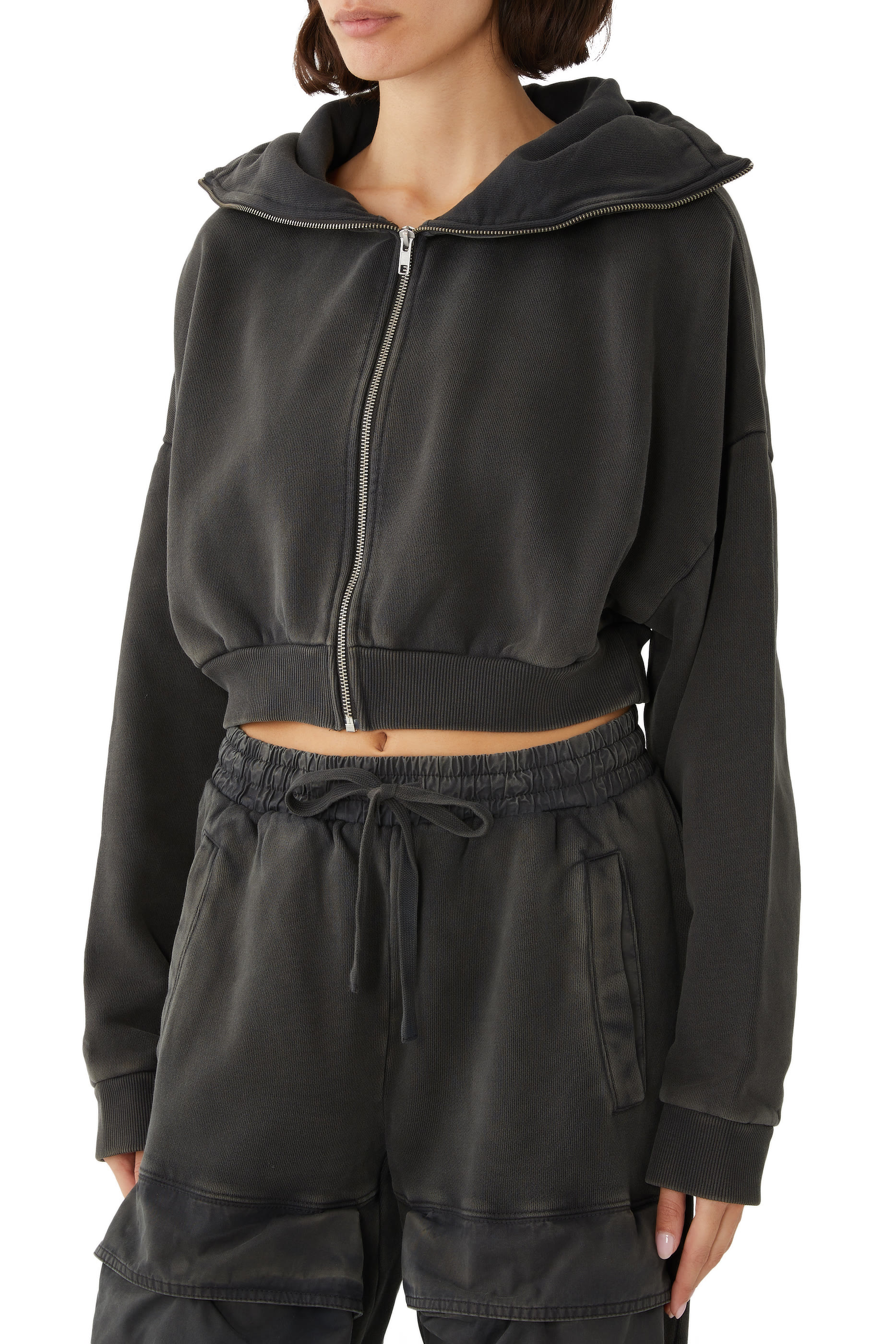 سويت شسرت بقصة قصيرة بسحاب كامل