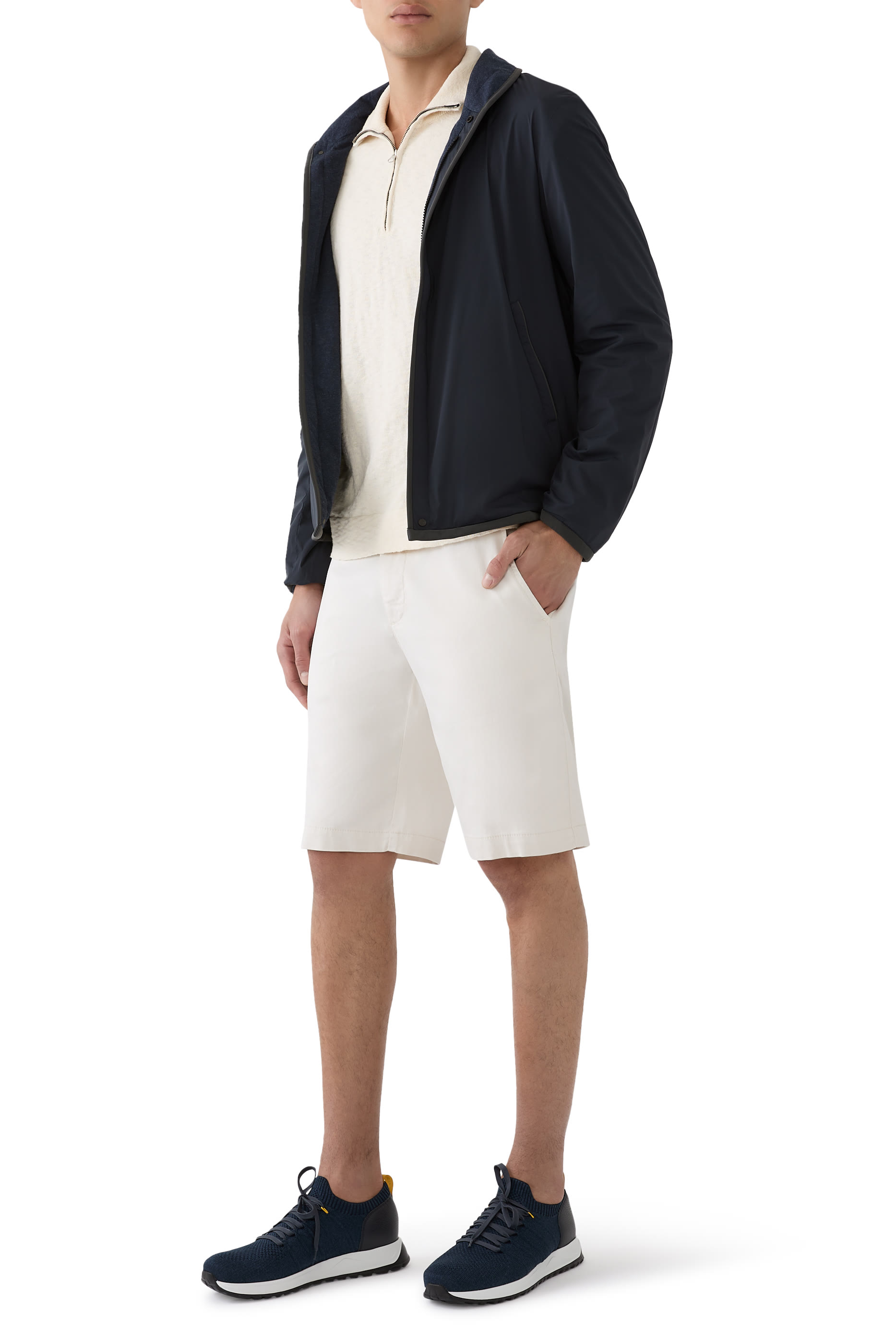 سنيكرز قماش معالج وجلد