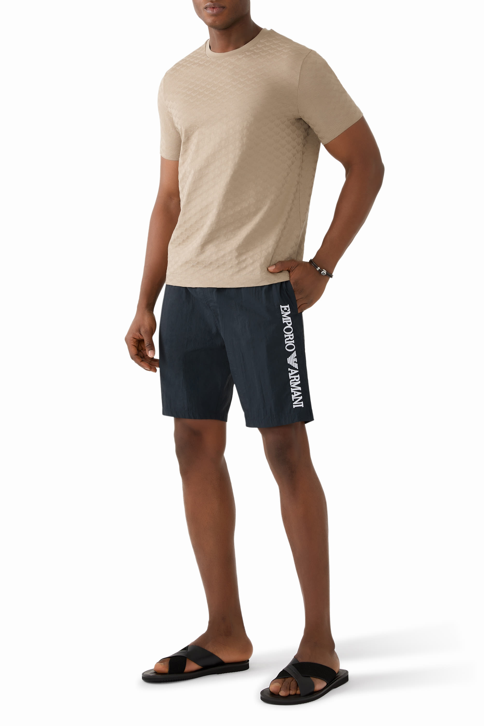 شورت سباحة بشعار الماركة