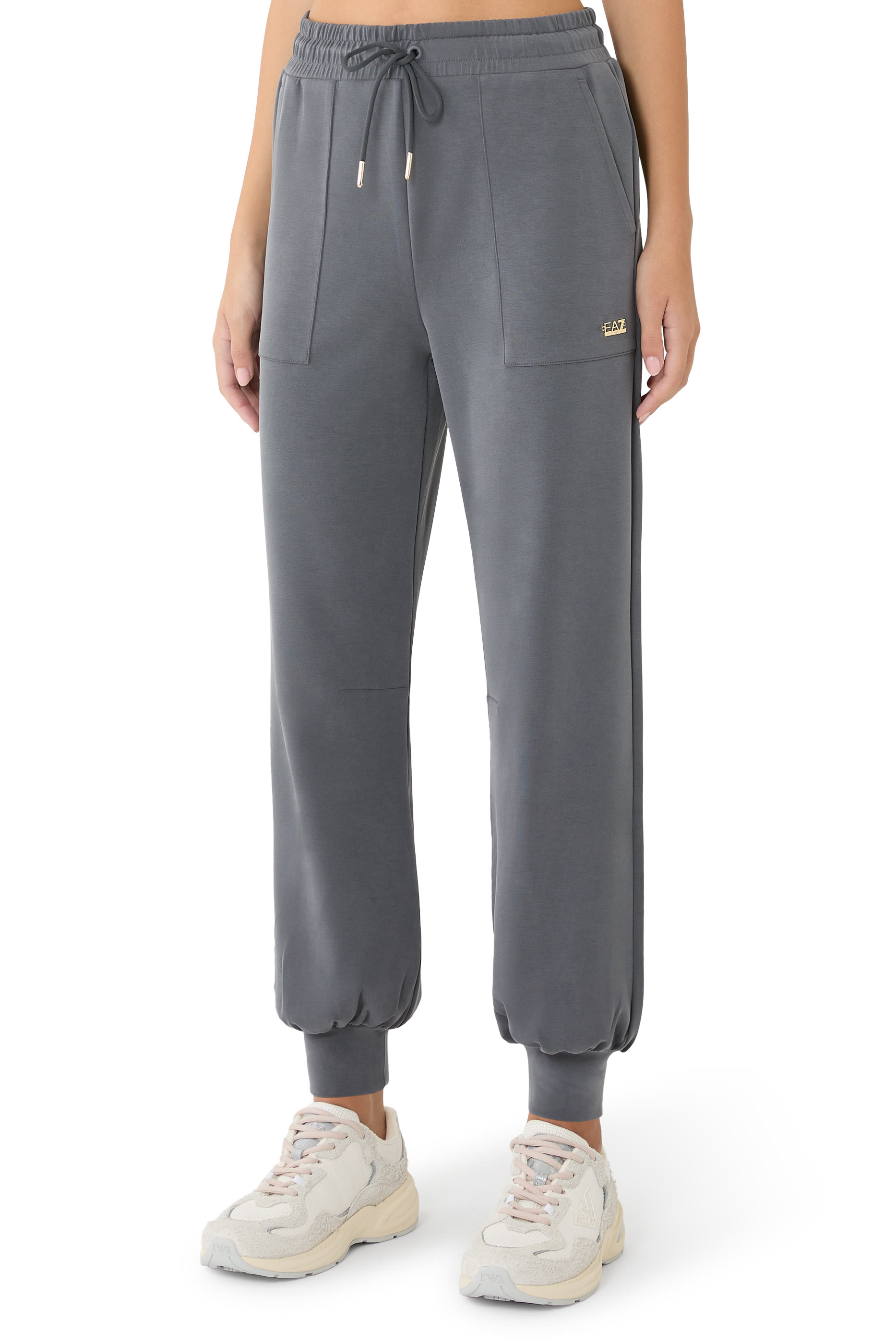 بنطال رياضي بقصة فضفاضة بشعار الماركة