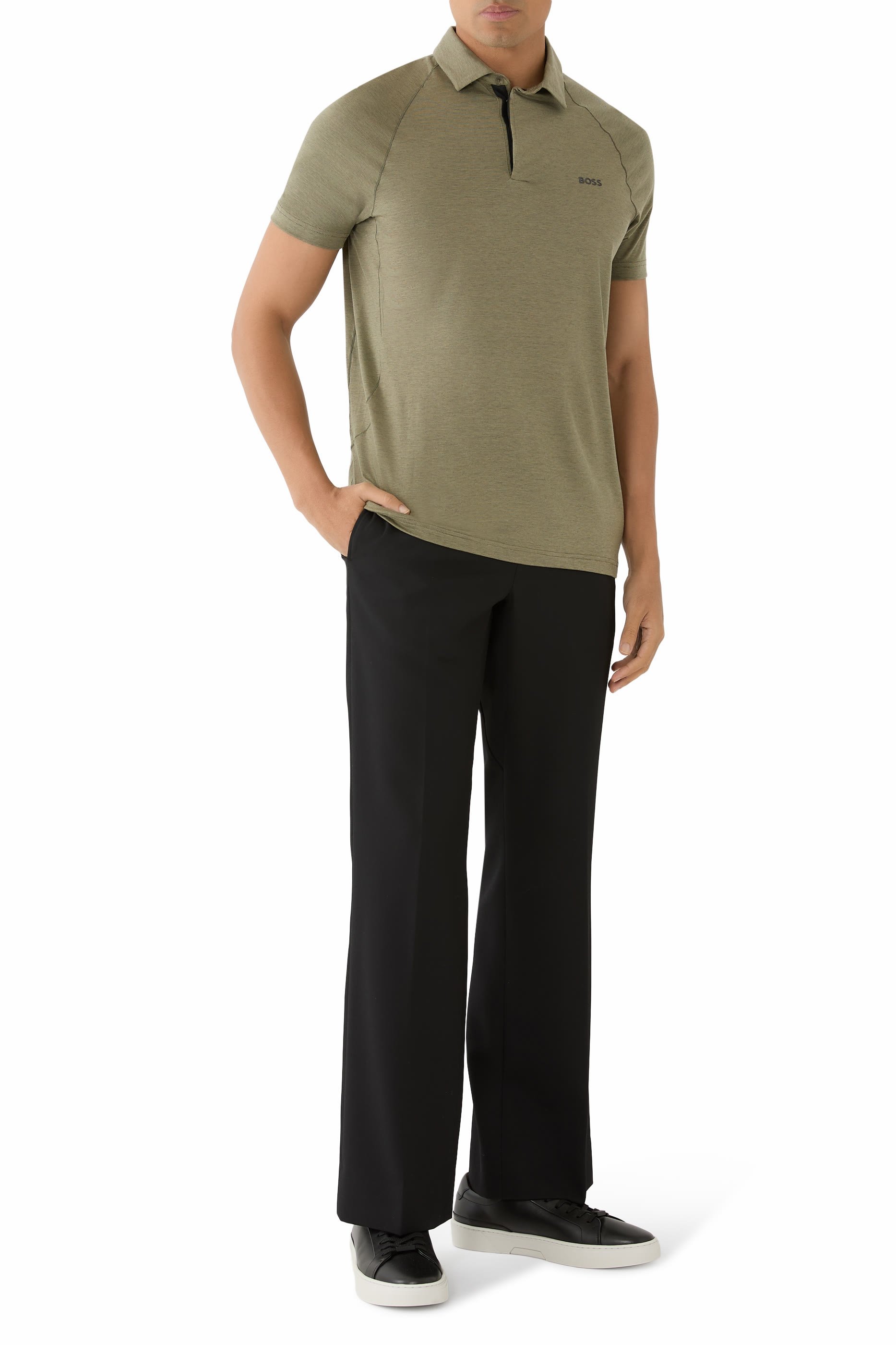 قميص بولو بقصة ضيقة بخاصية تنظيم درجة الحرارة