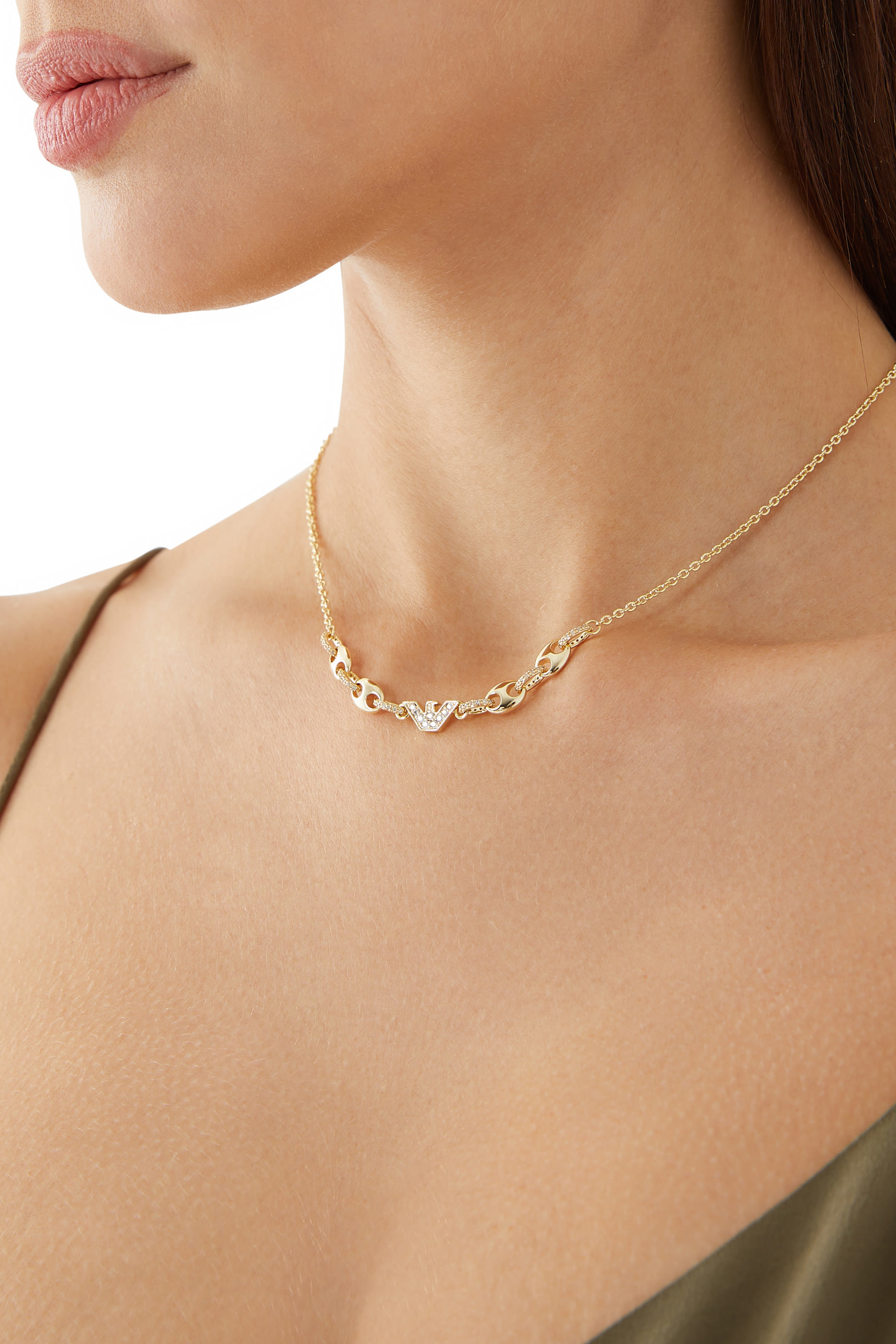 قلادة سنتيمنتال بدلاية شعار الماركة