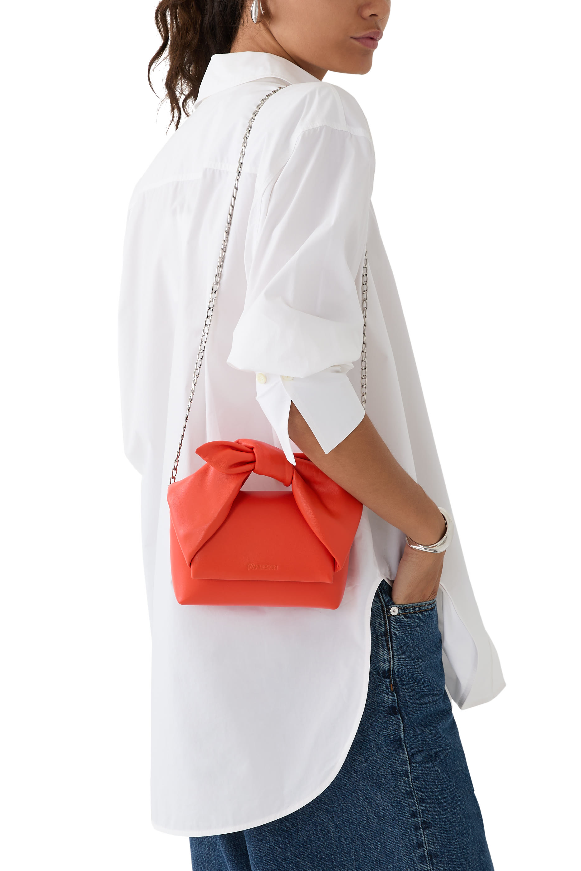 حقيبة صغيرة بفيونكة ملفوفة