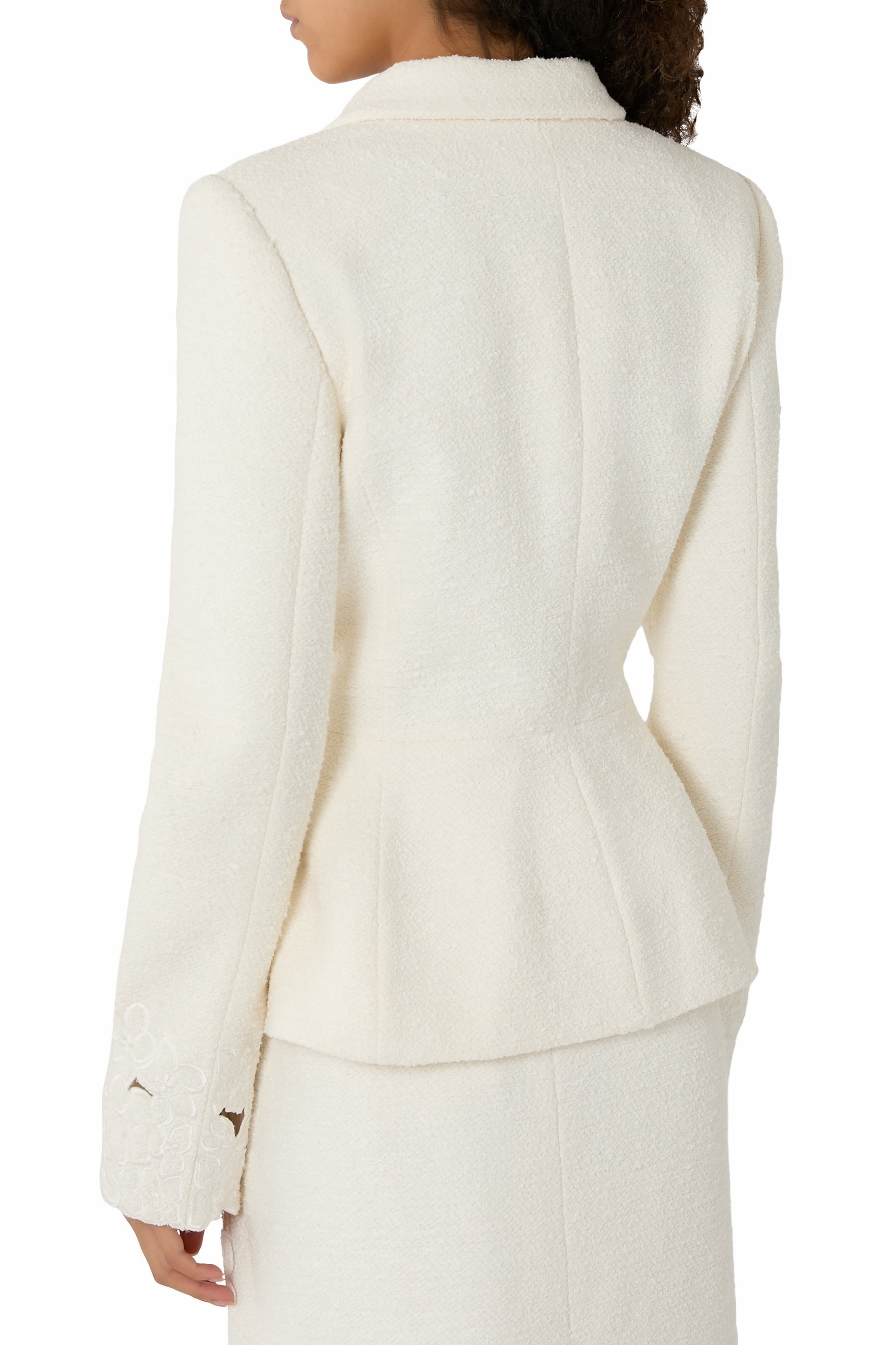 جاكيت بدلة بأكمام طويلة مطرز