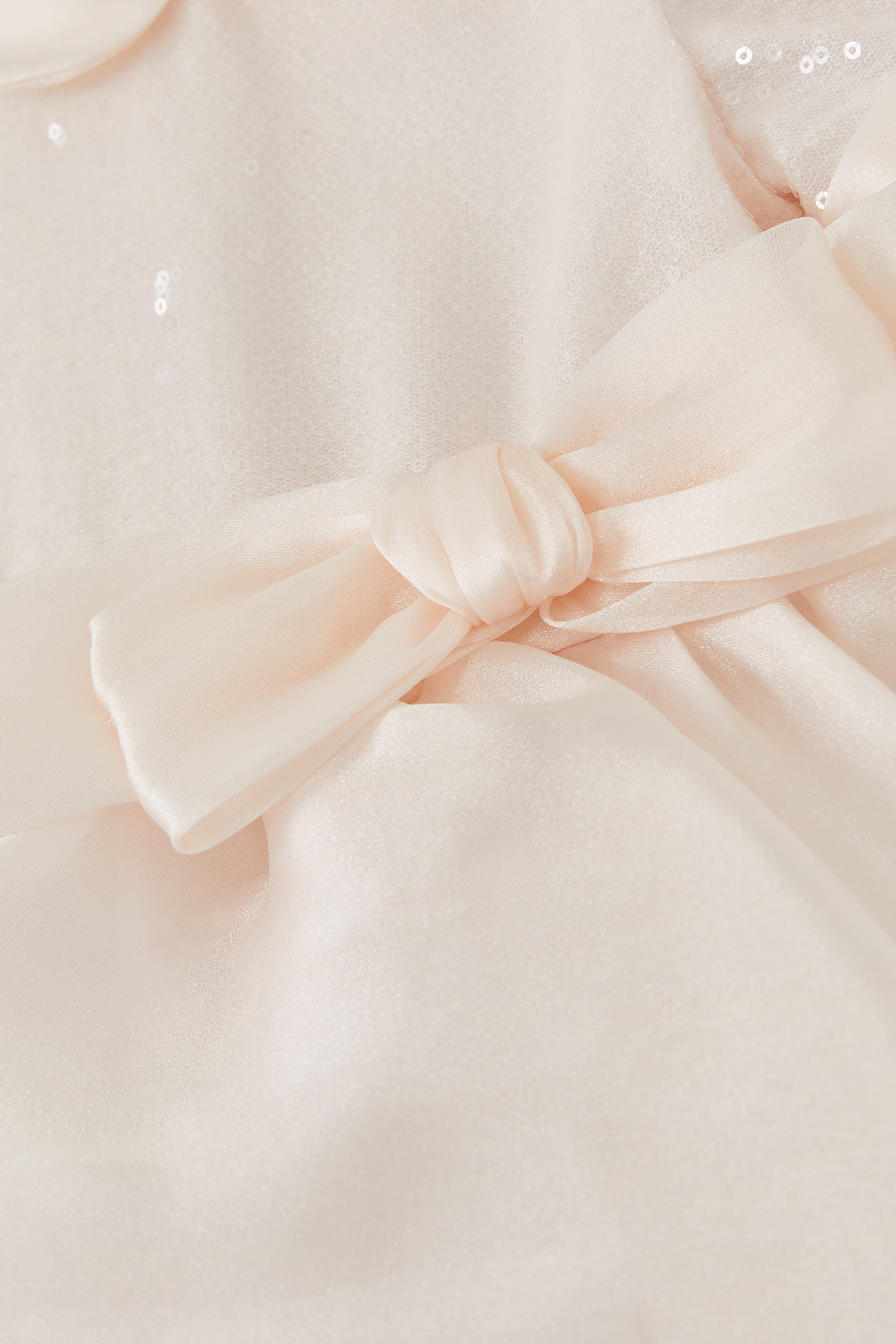 فستان أورجانزا مزين بترتر