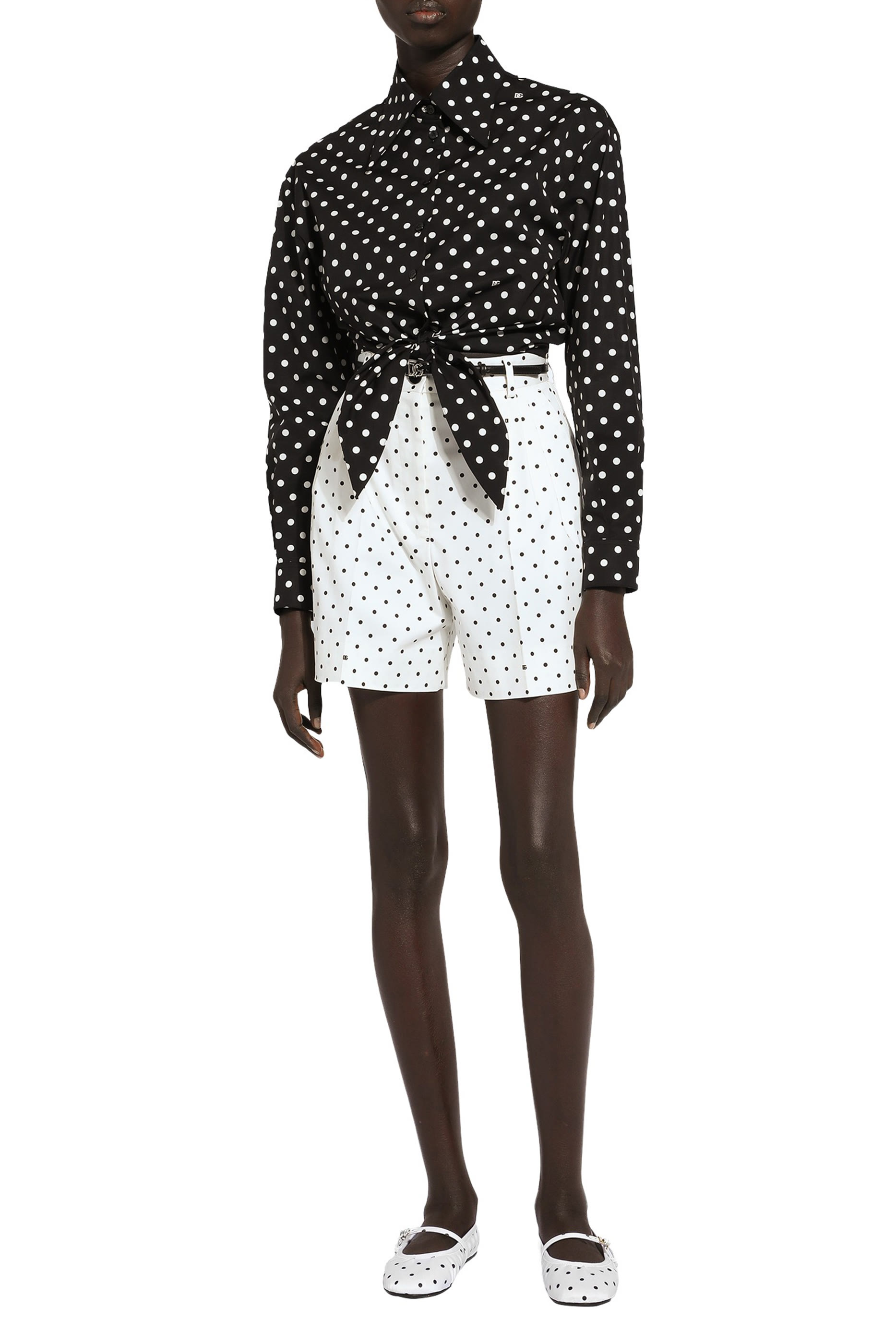 بلوزة قصيرة بنقشة نقاط بولكا