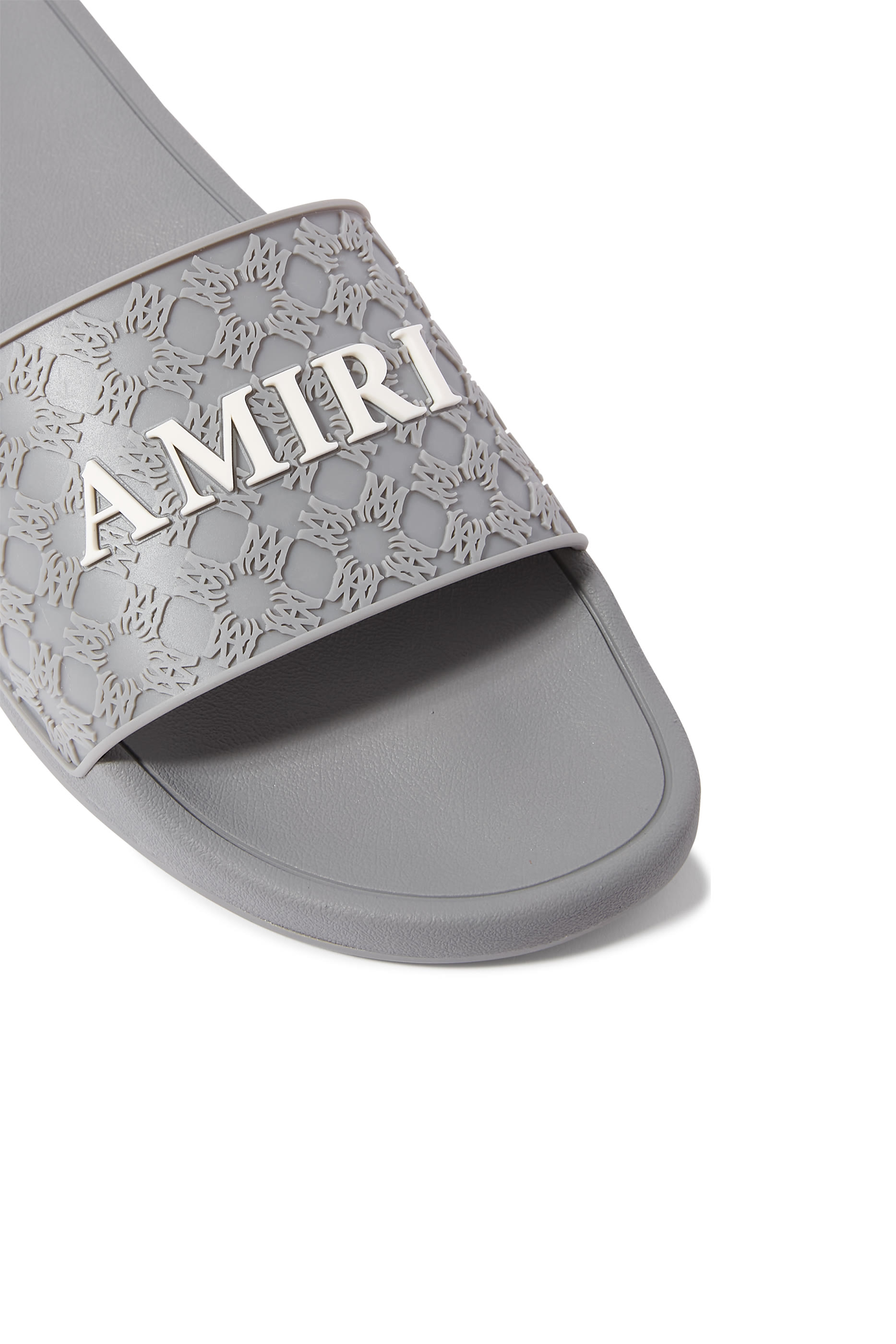 حذاء خفيف كواد بشعار الماركة