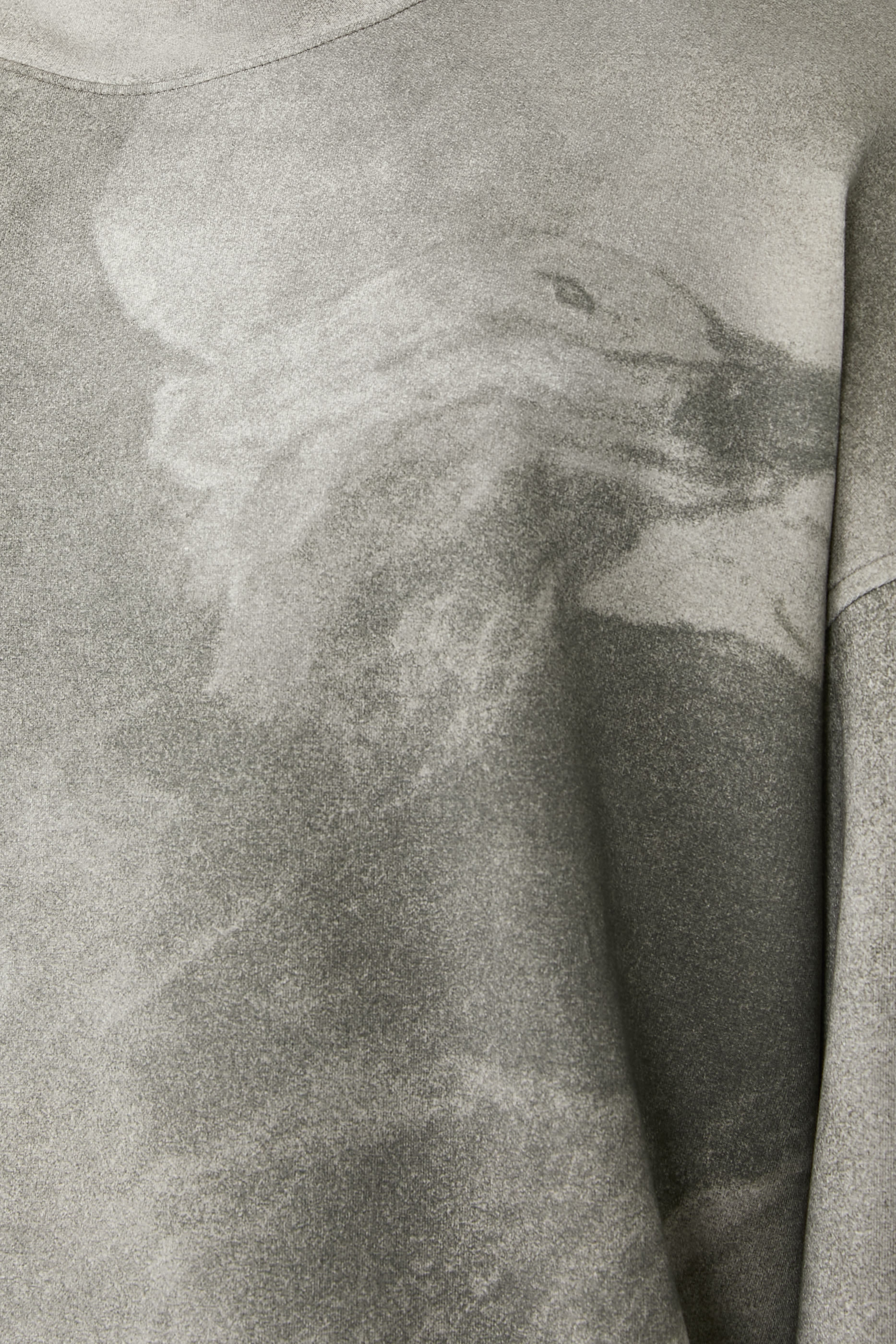 سويت شيرت بنقشة شعار الماركة الرقمية