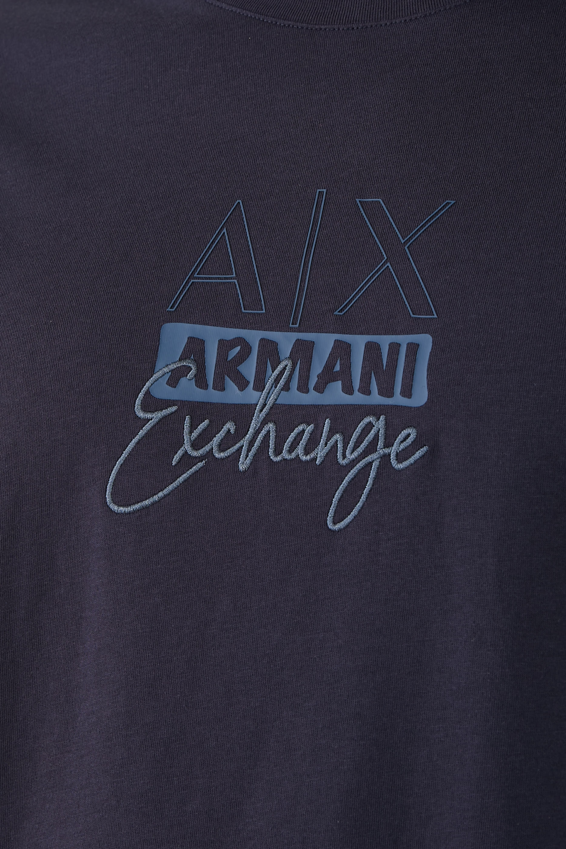 تيشيرت بياقة ضيقة قطن