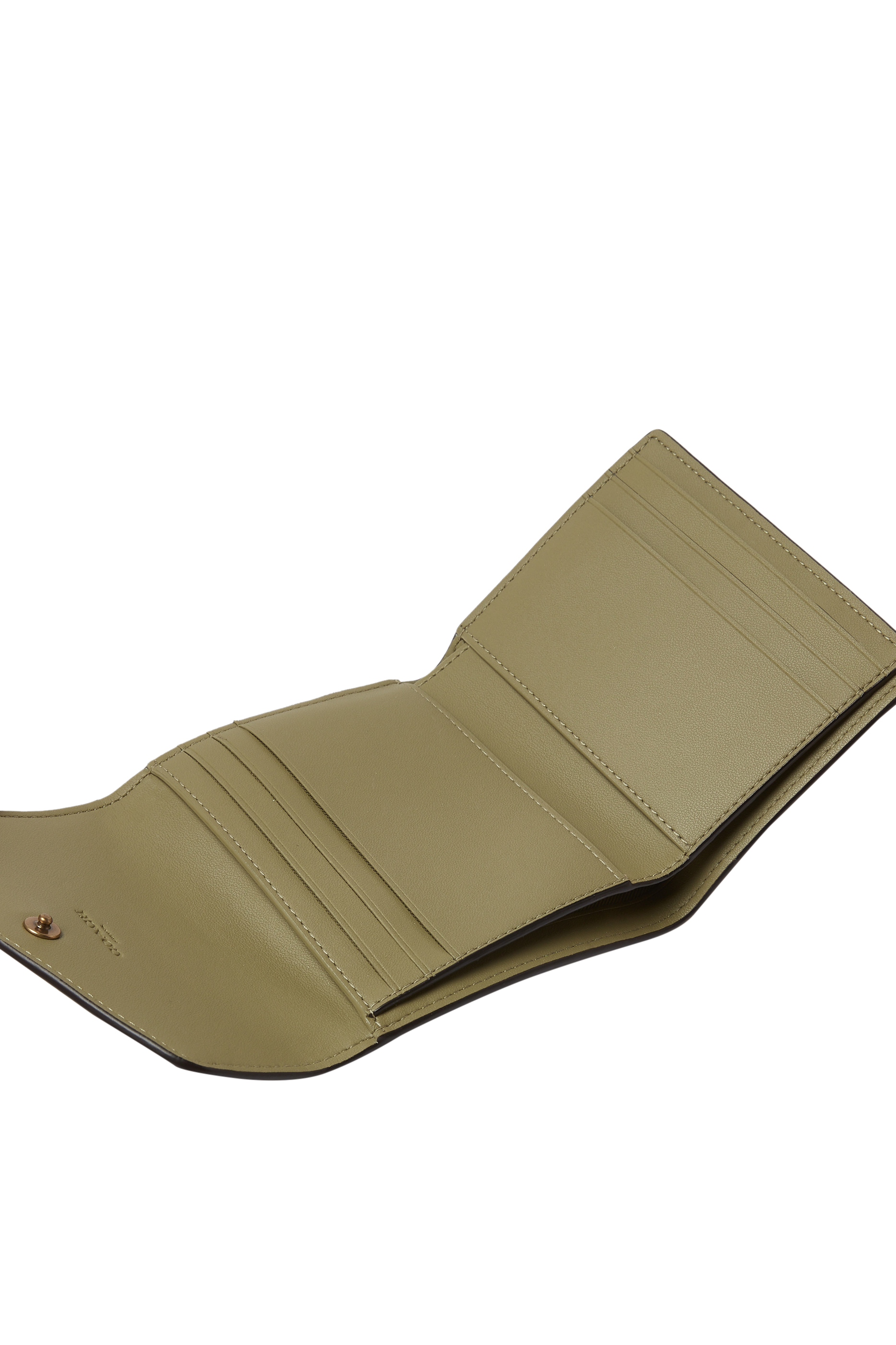 محفظة وين صغيرة