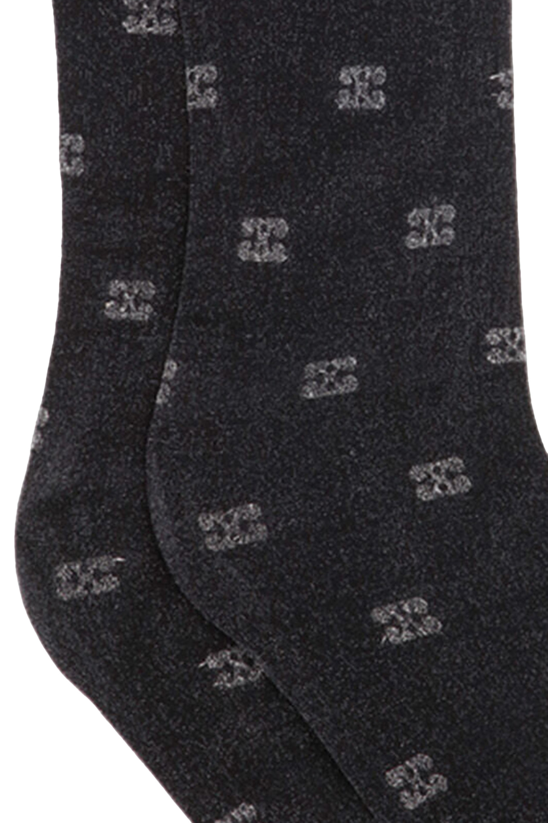 جوارب دانتيل مزينة بفراشات