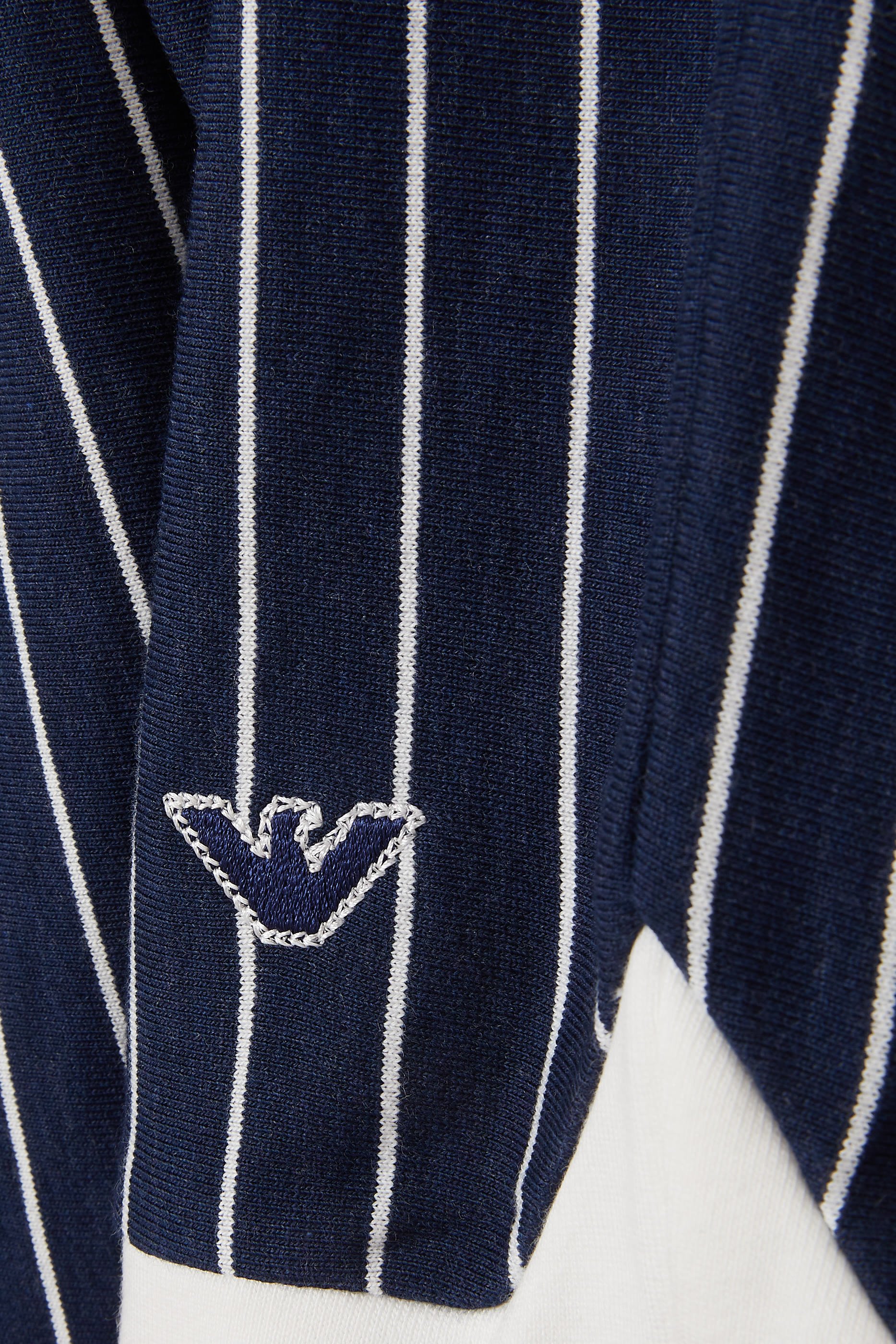 شورت مخطط بشعار النسر للأطفال