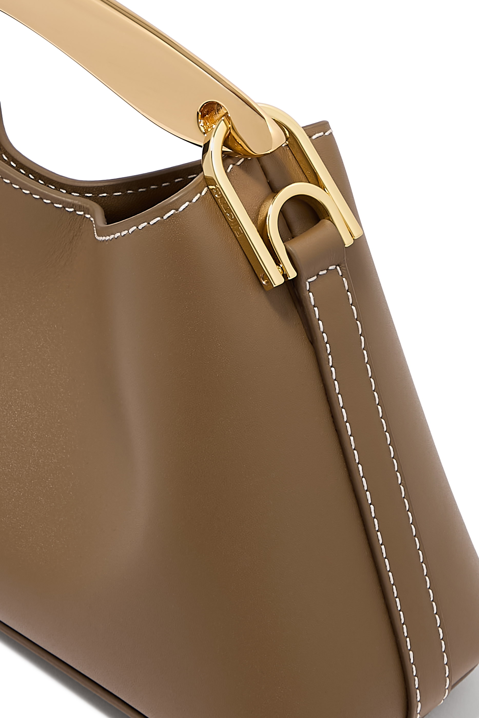 حقيبة بومرانغ صغيرة جلد