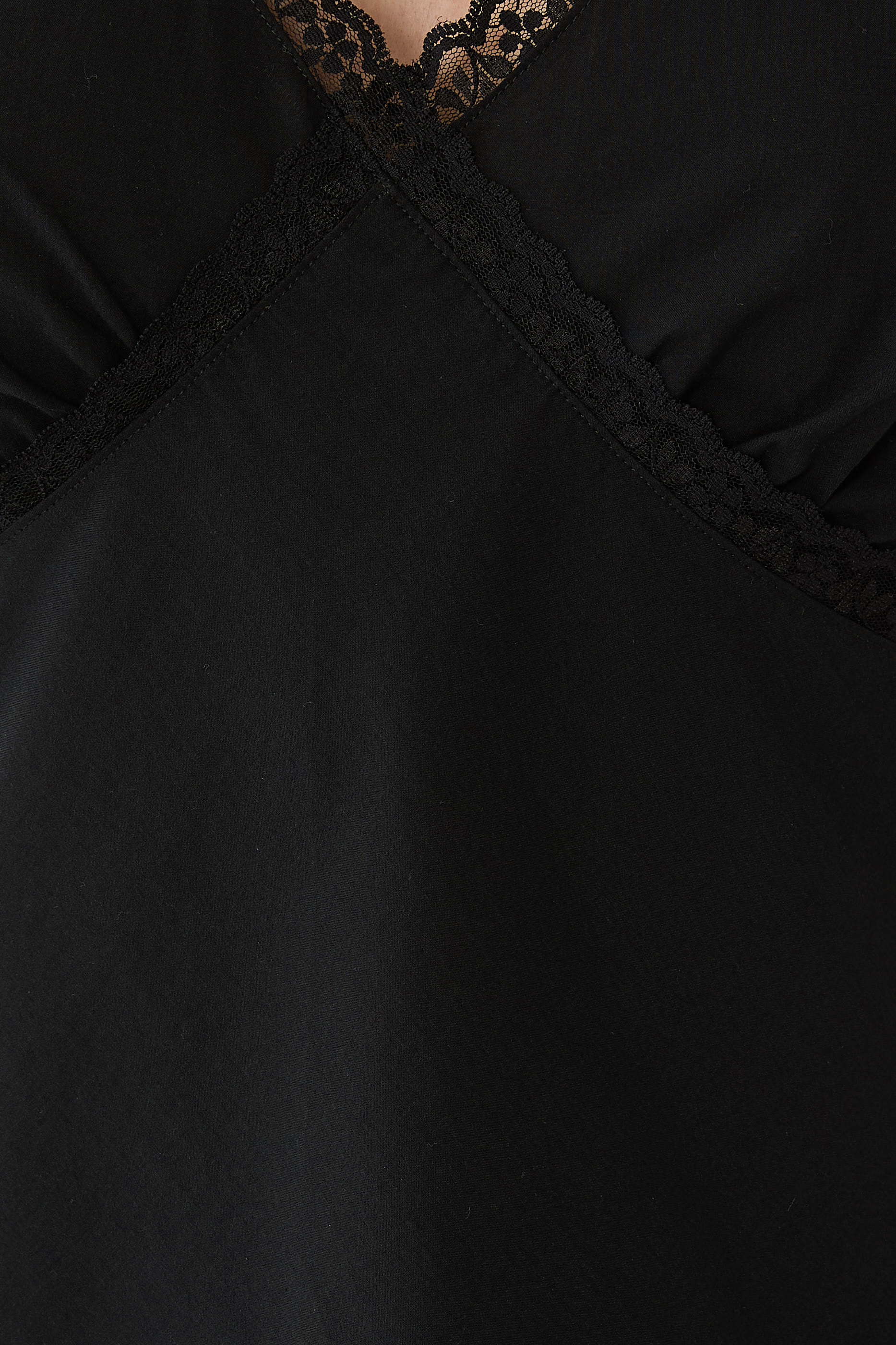 بلوزة ايريس بلا أكمام