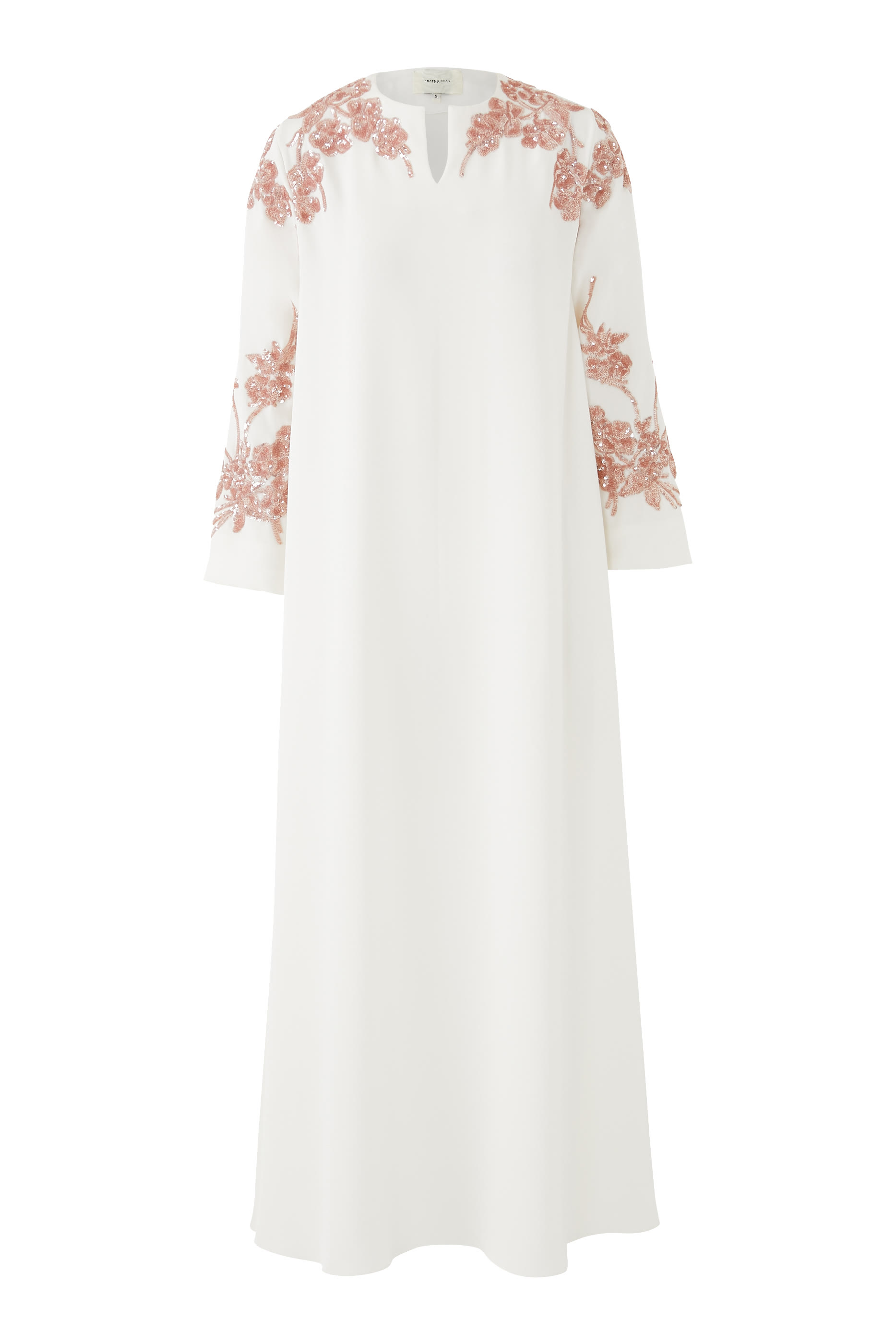 فستان طويل مطرز بالترتر