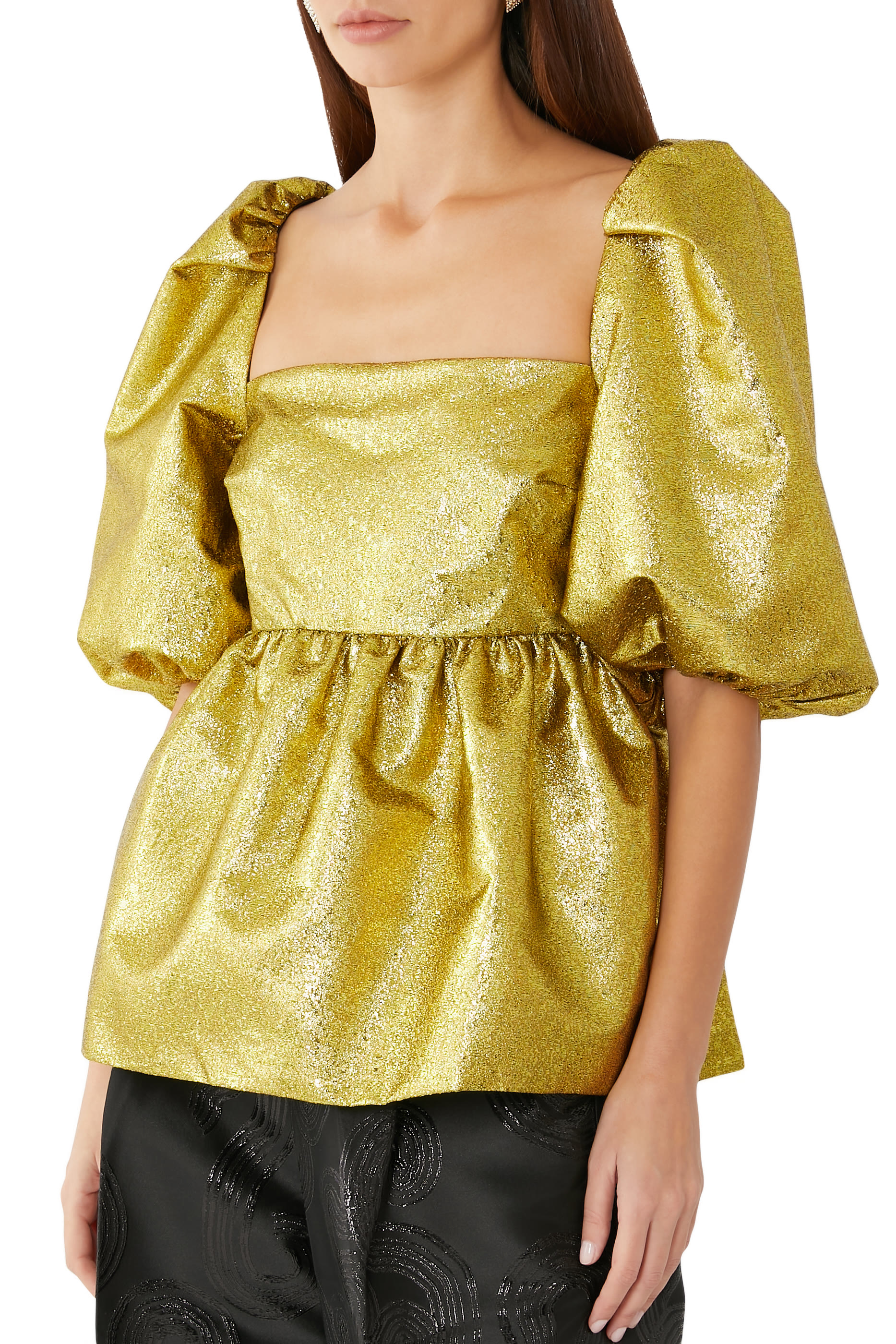 بلوزة كينسلي بأكمام منفوخة وحافة جرس