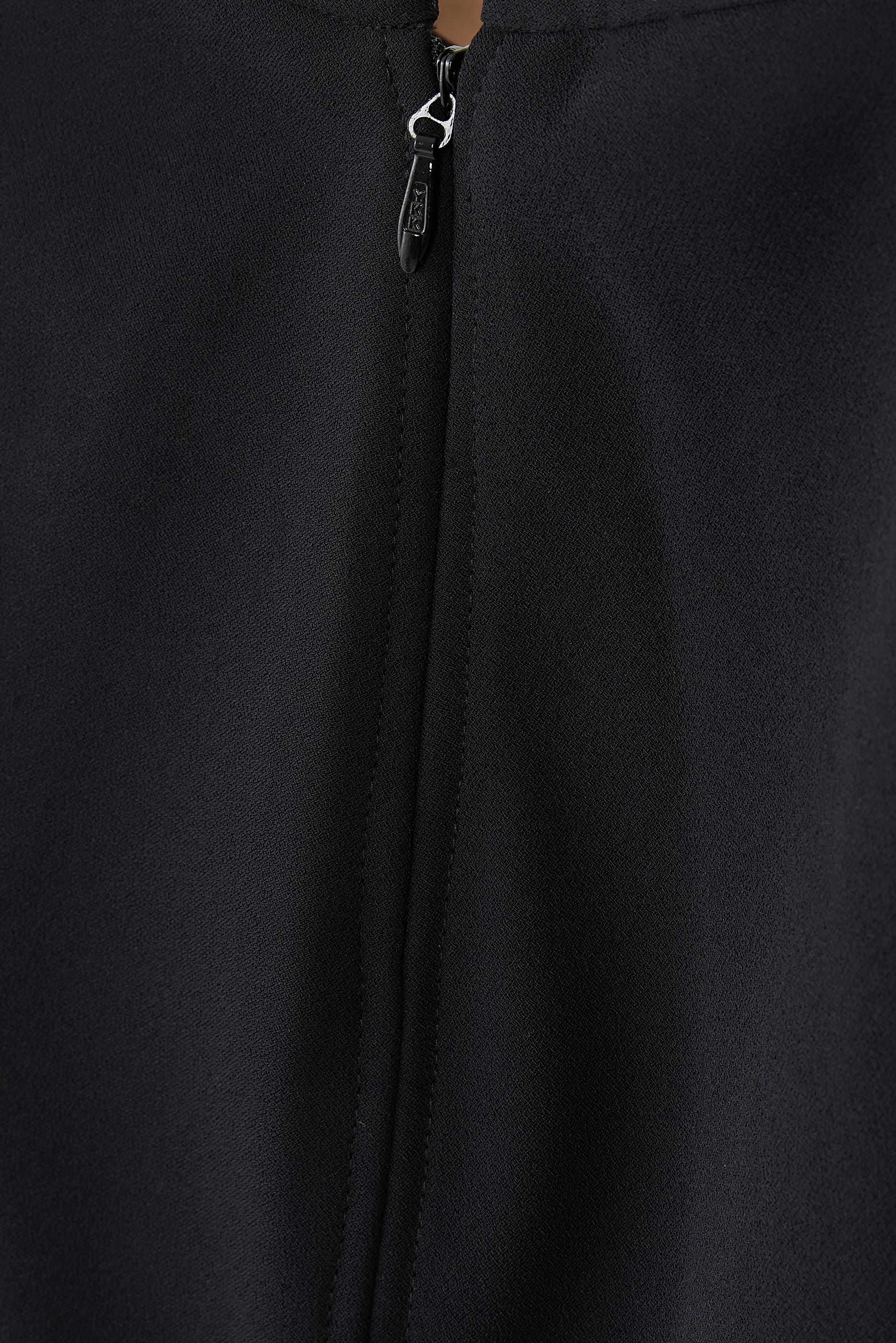 تنورة غارلاندز طويلة