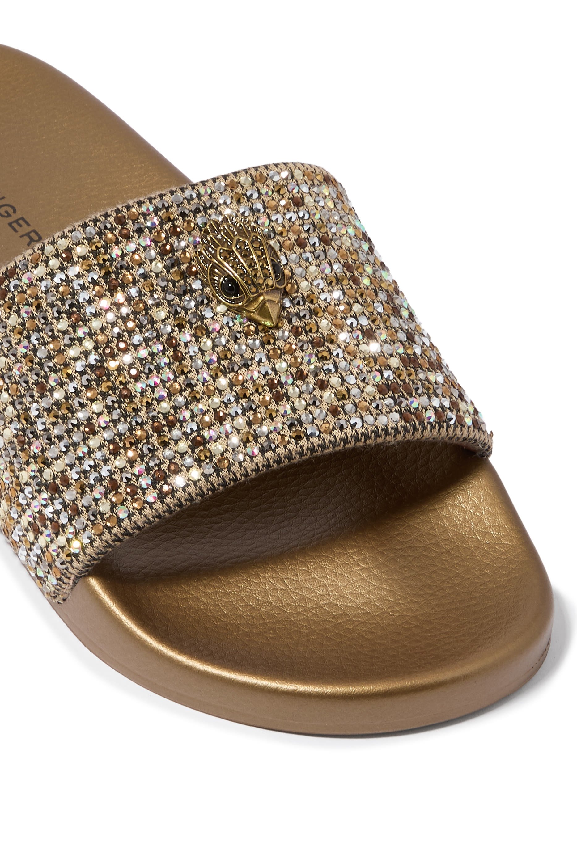 حذاء خفيف مينا مزين بشعار الماركة