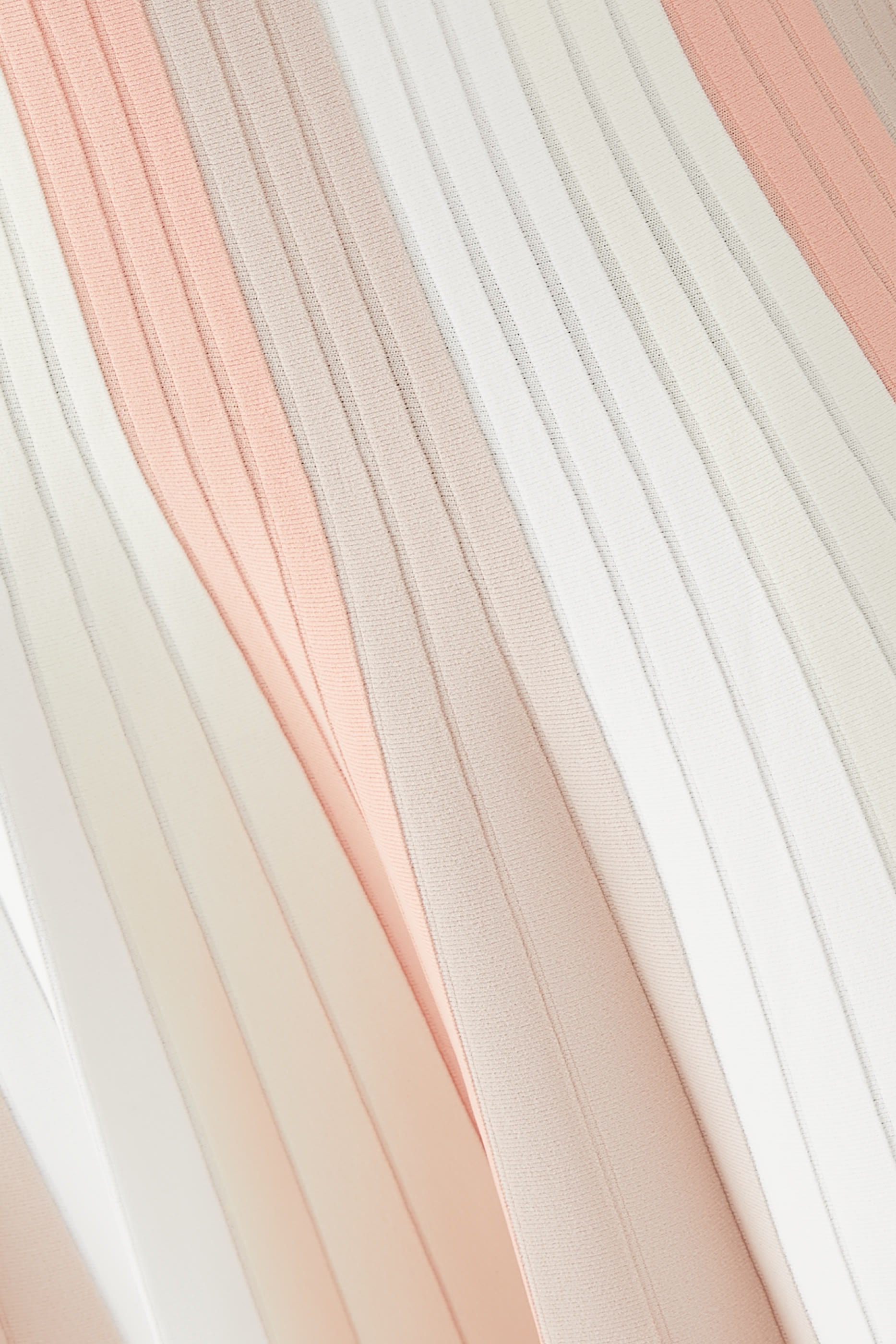 تنورة مخططة منسوجة