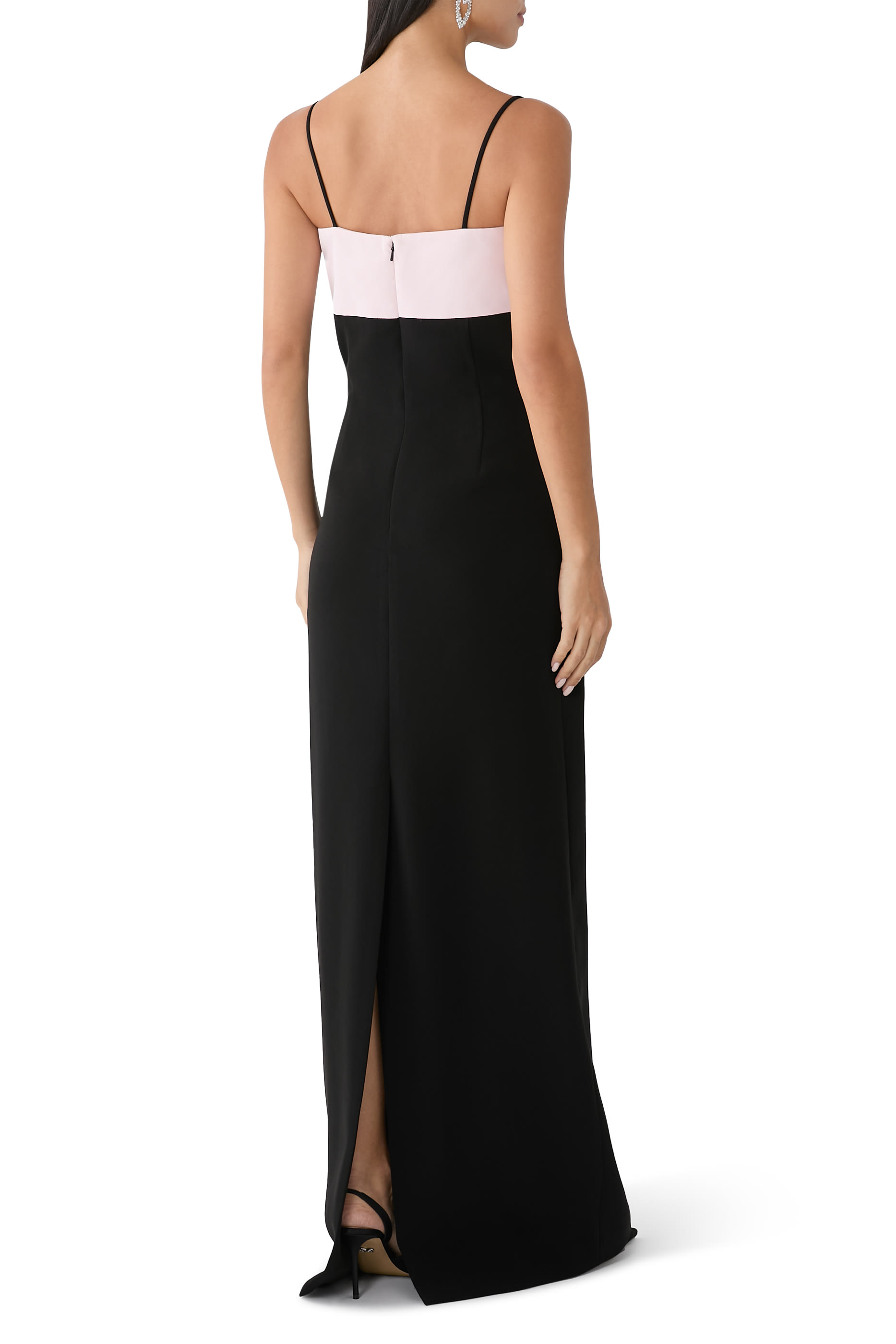 فستان سهرة بصدرية بفيونكة كريب ميكادو