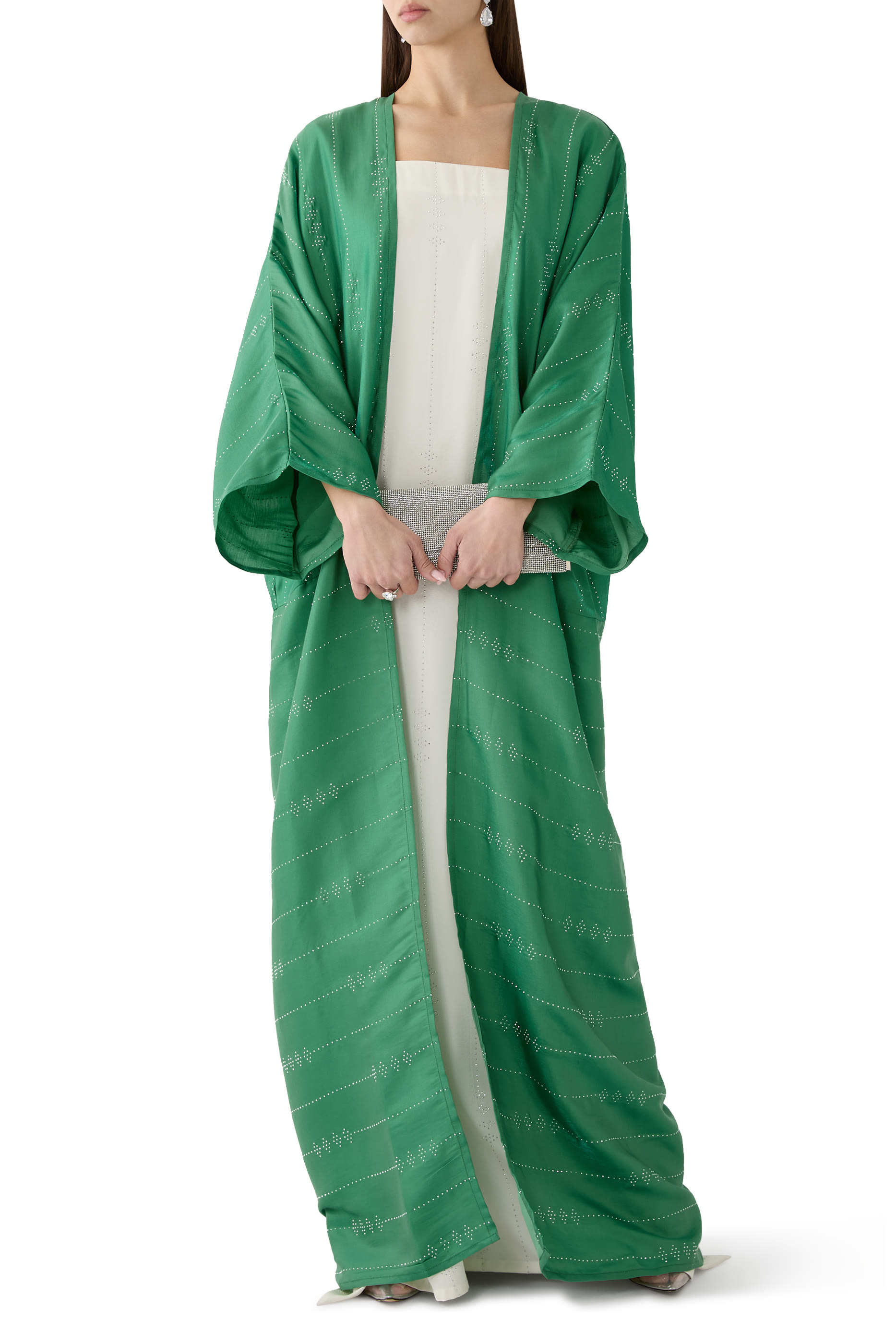 بشت بياقة V وحلي