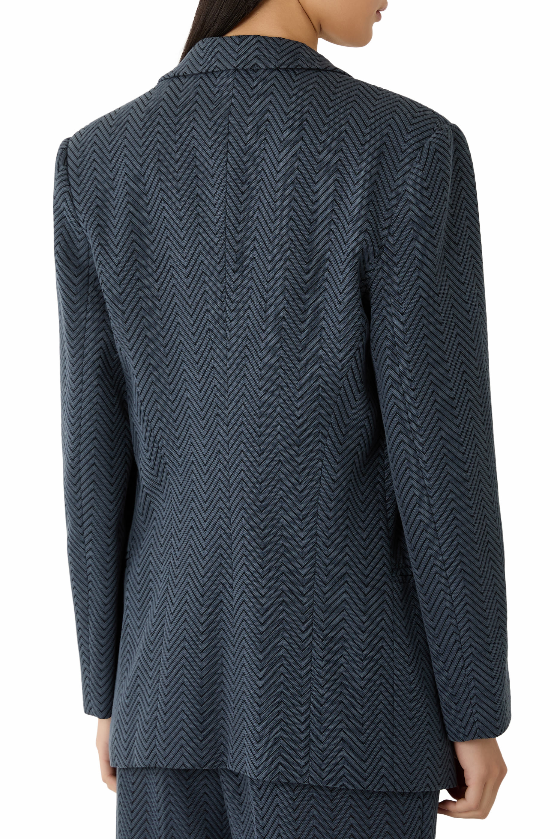 بليزر بصف أزرار ونقشة خطوط متعرجة