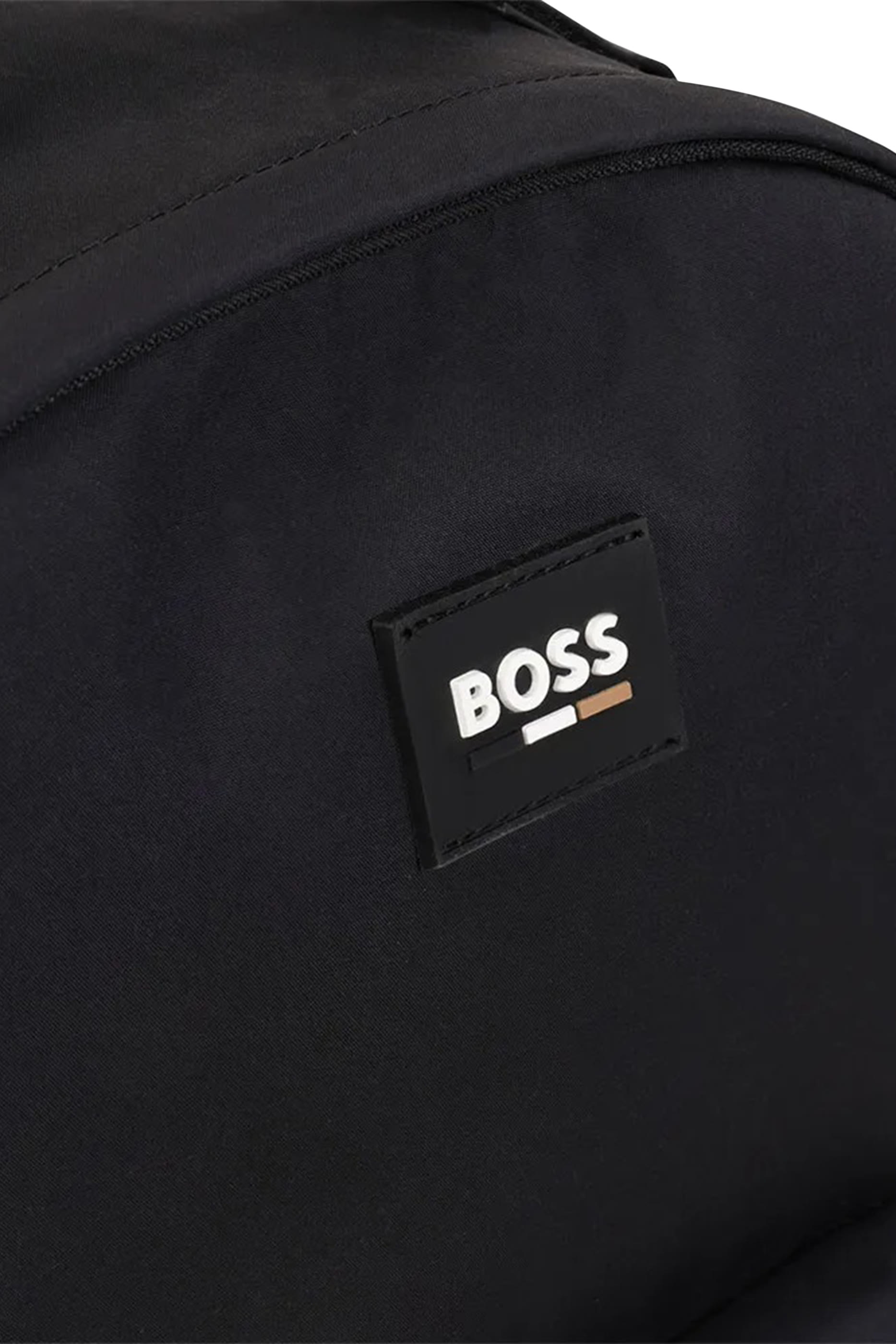 حقيبة ظهر بشعار الماركة للأطفال