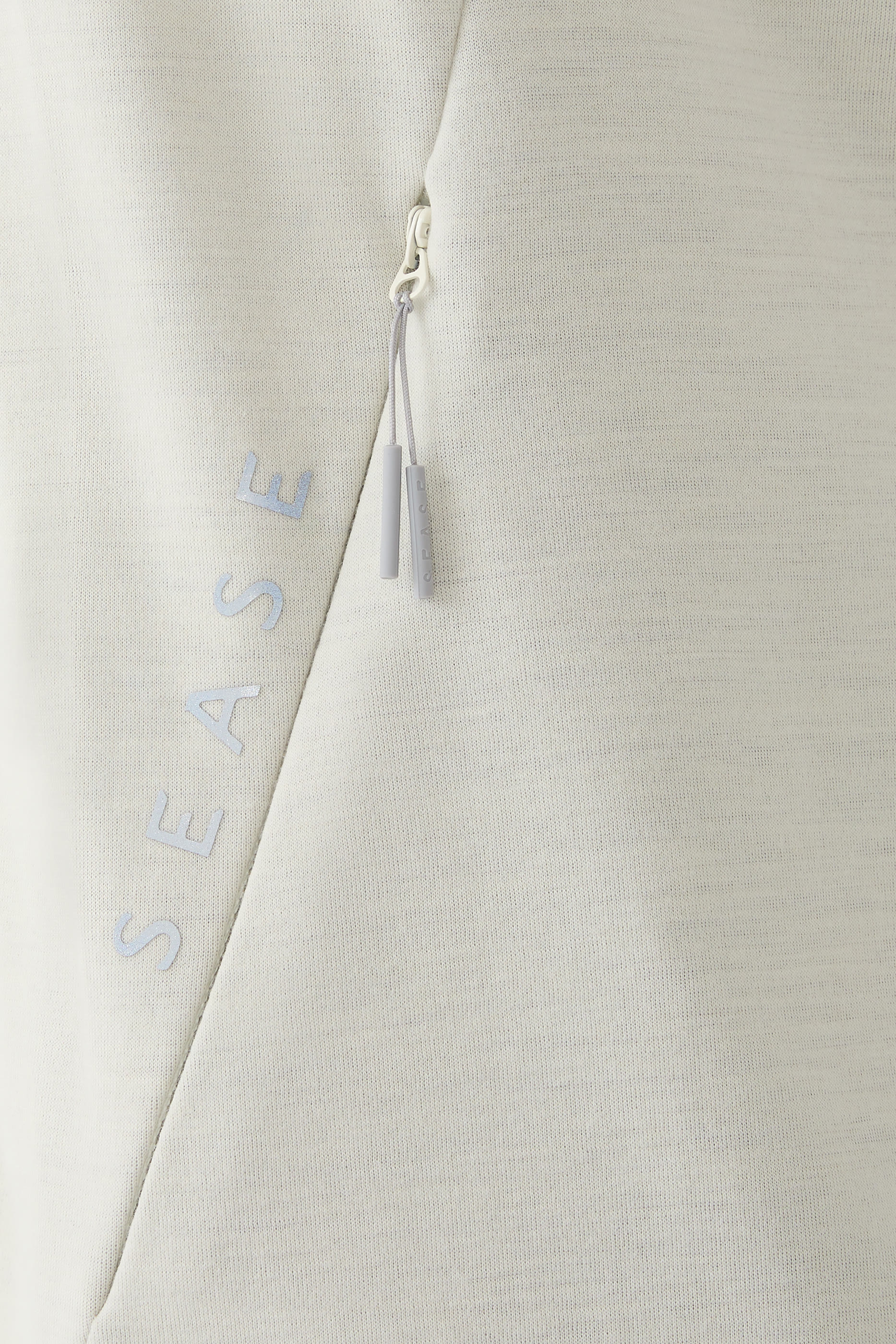 سويت شيرت إكسبلورر