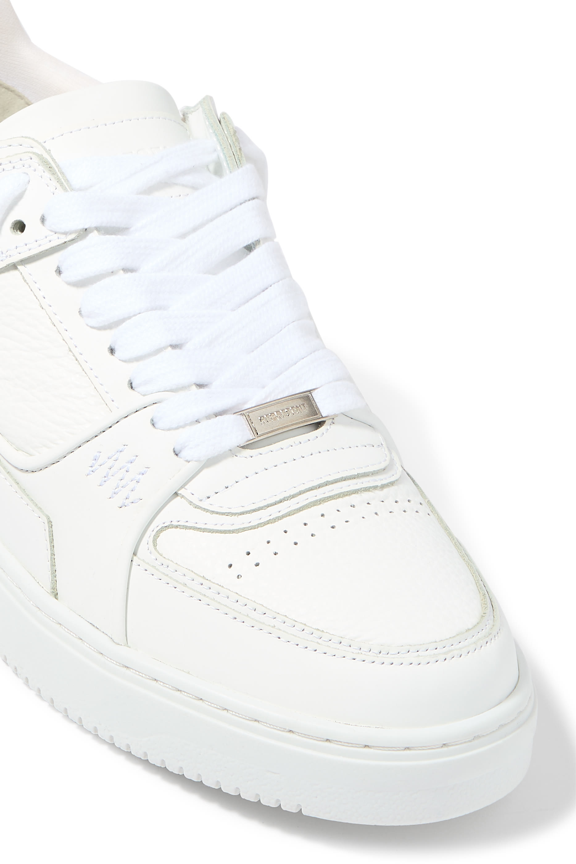 سنيكرز أبيكس