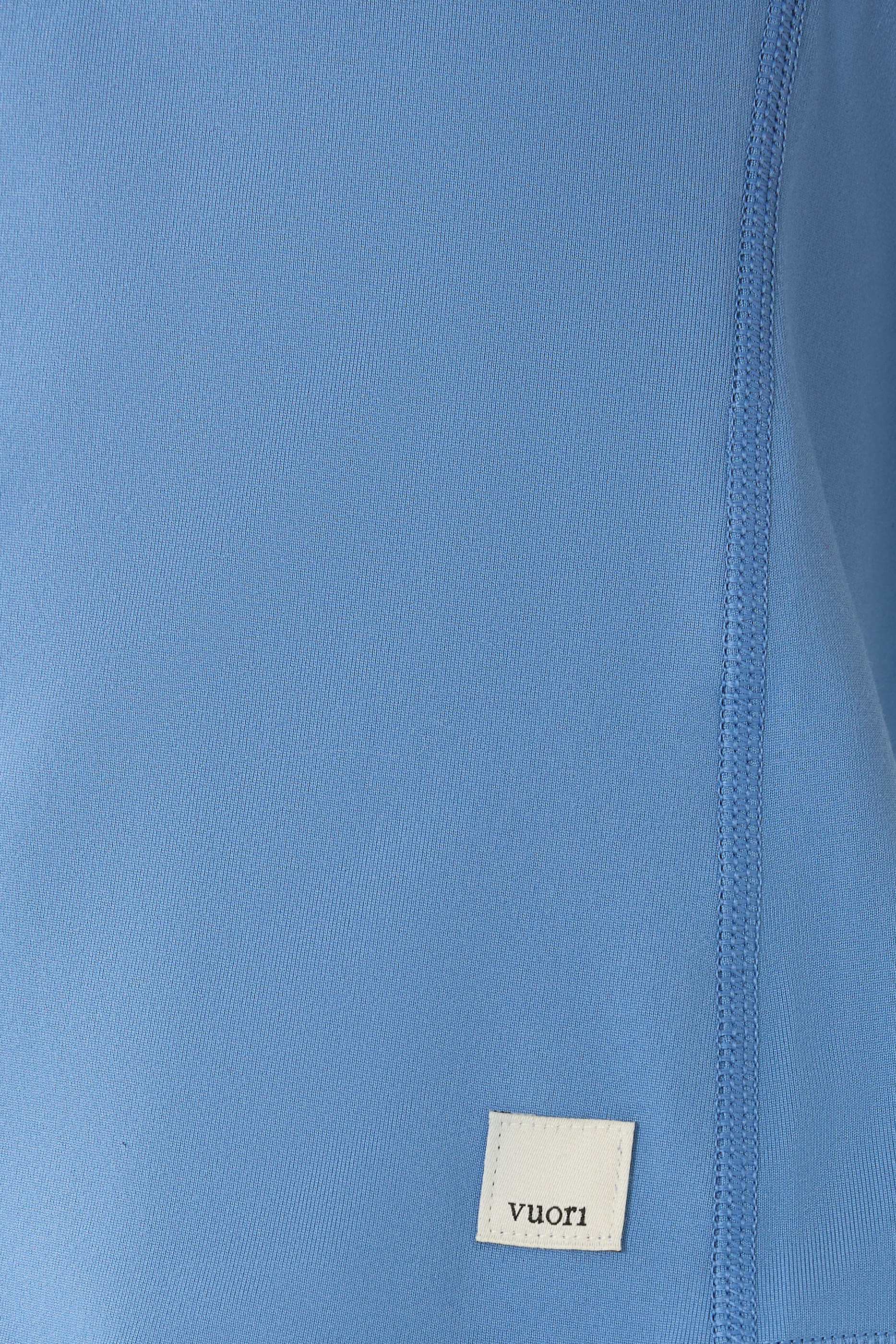 تيشيرت لوكس بأكمام قصيرة