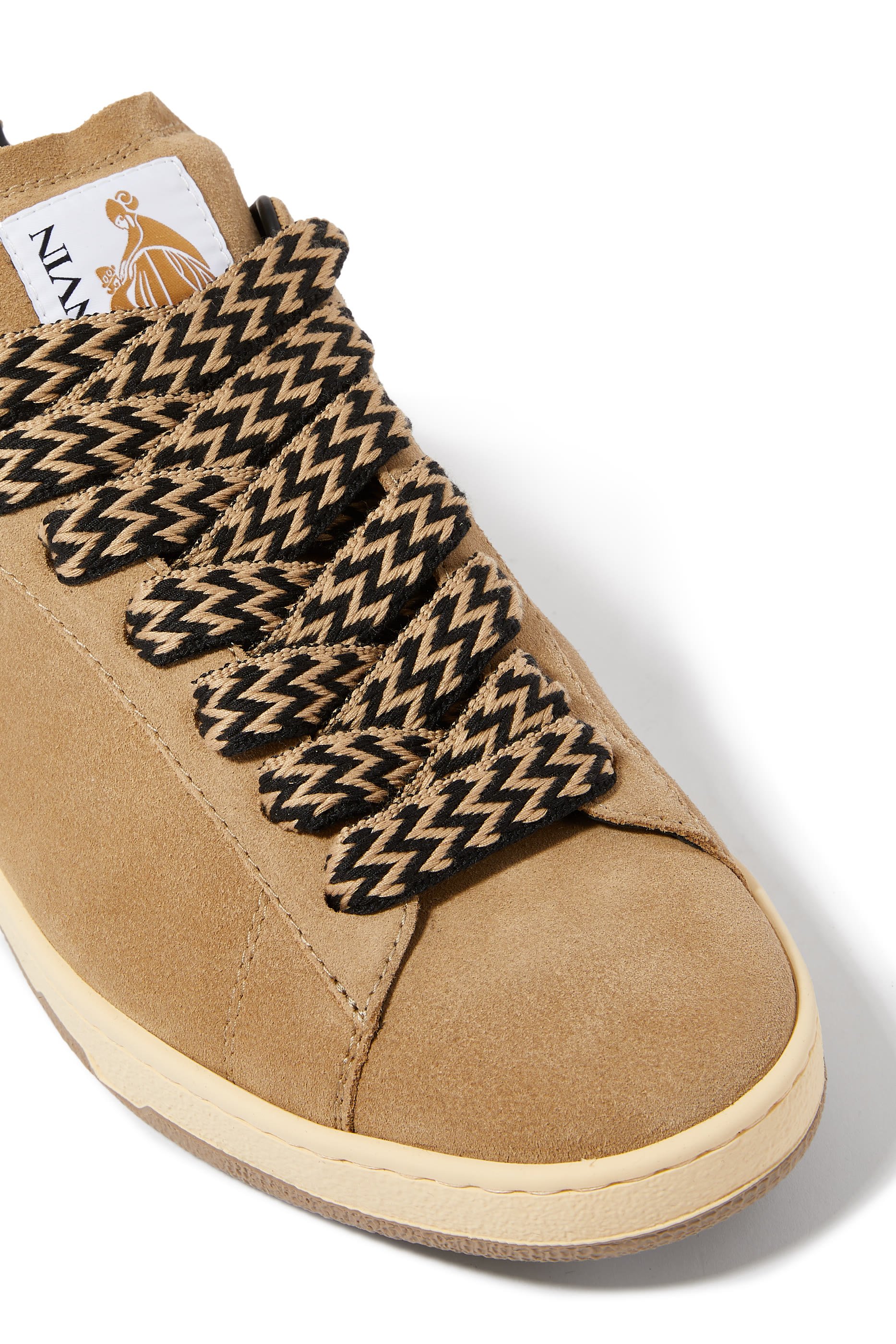 سنيكرز كورب لايت