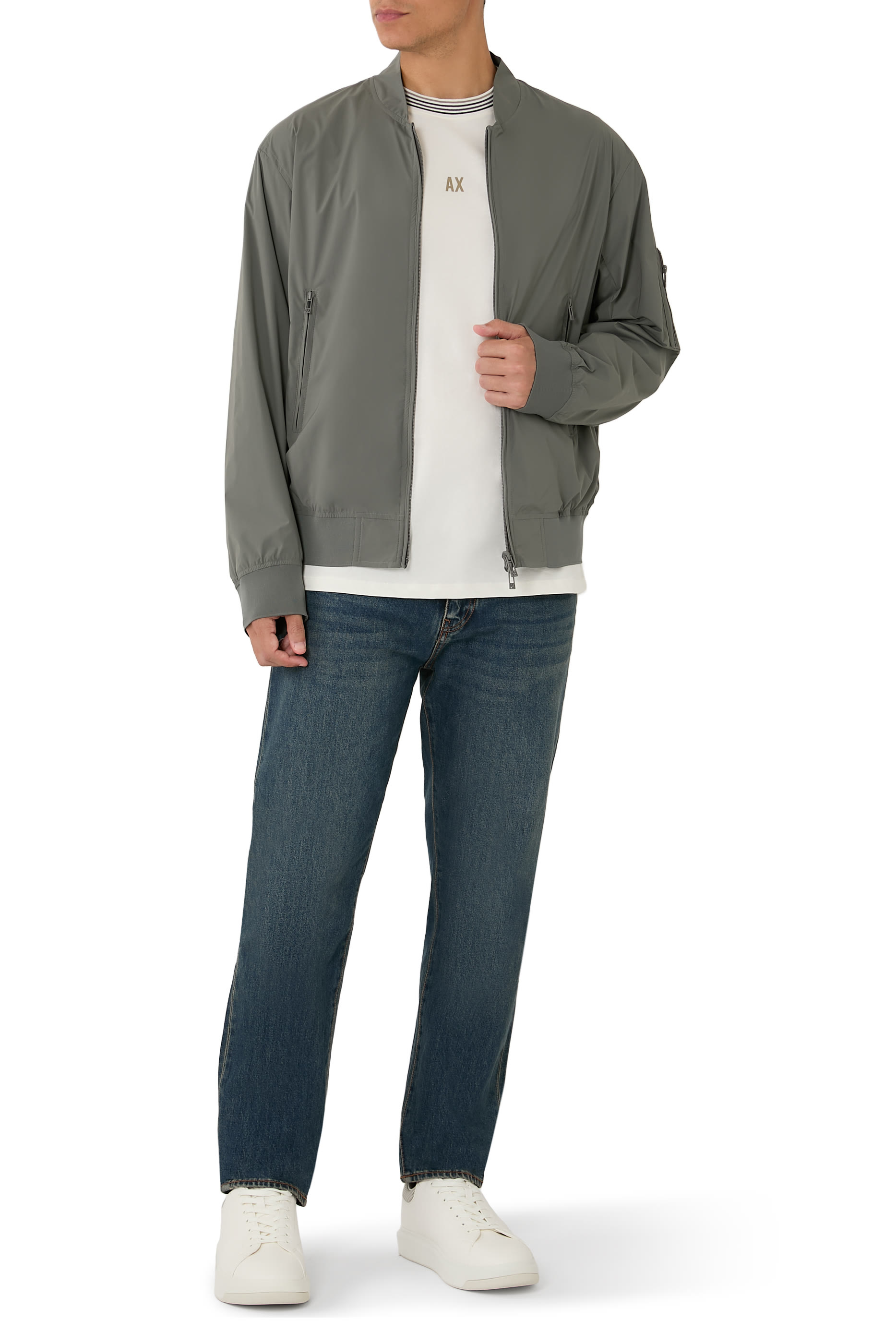 تيشيرت بشعار الماركة