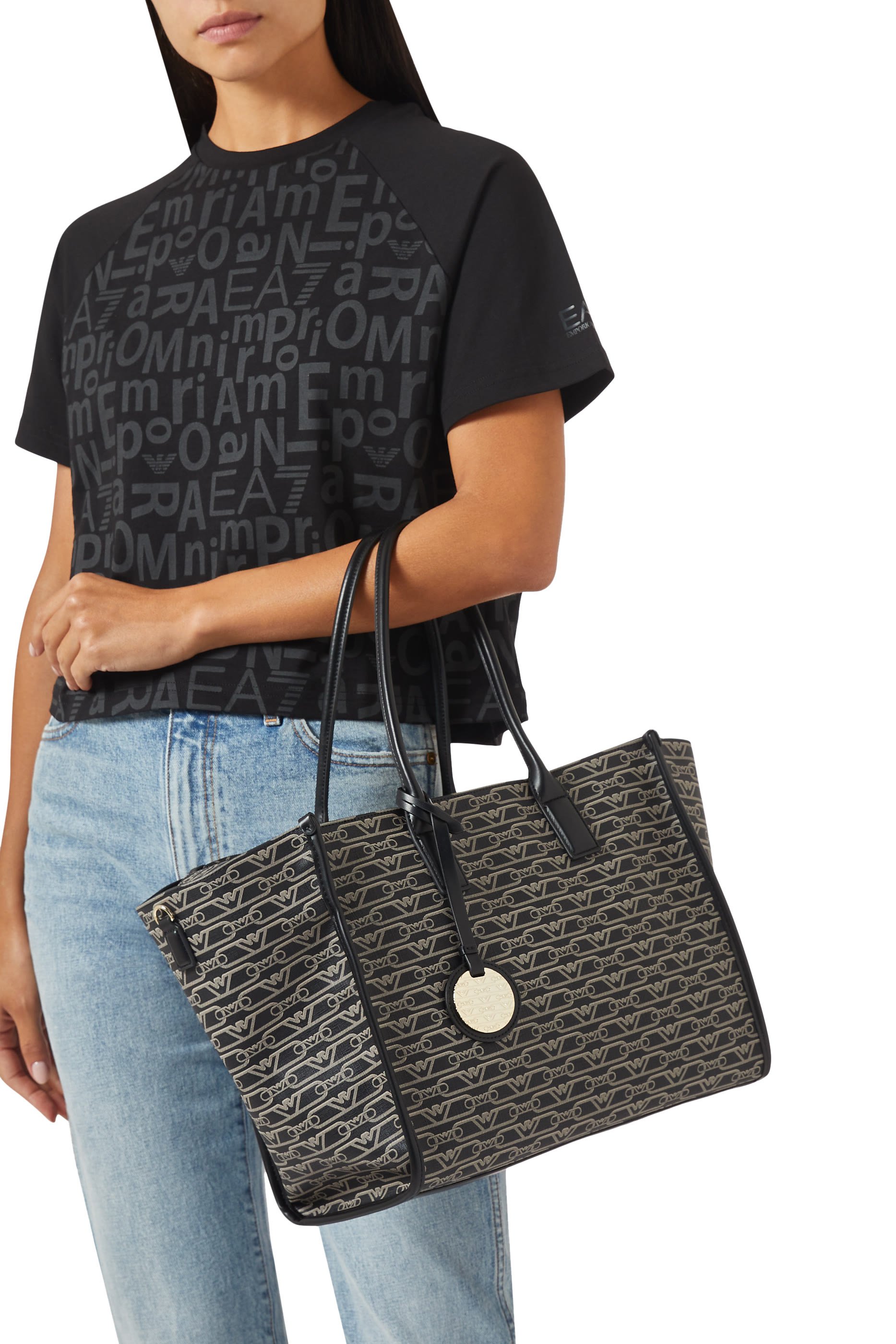 حقيبة يد بحروف شعار الماركة