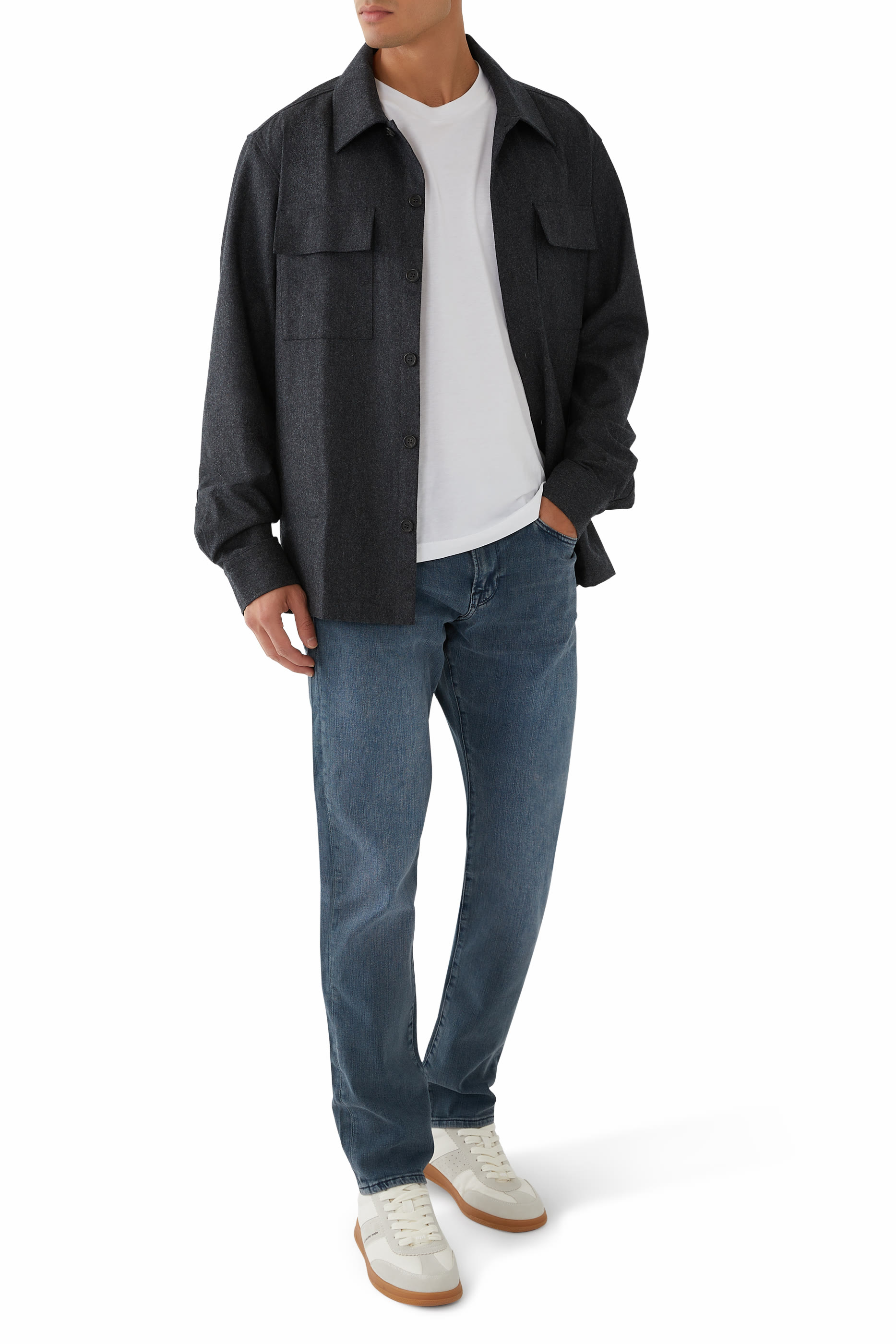 بنطال جينز لوم بقصة ضيقة