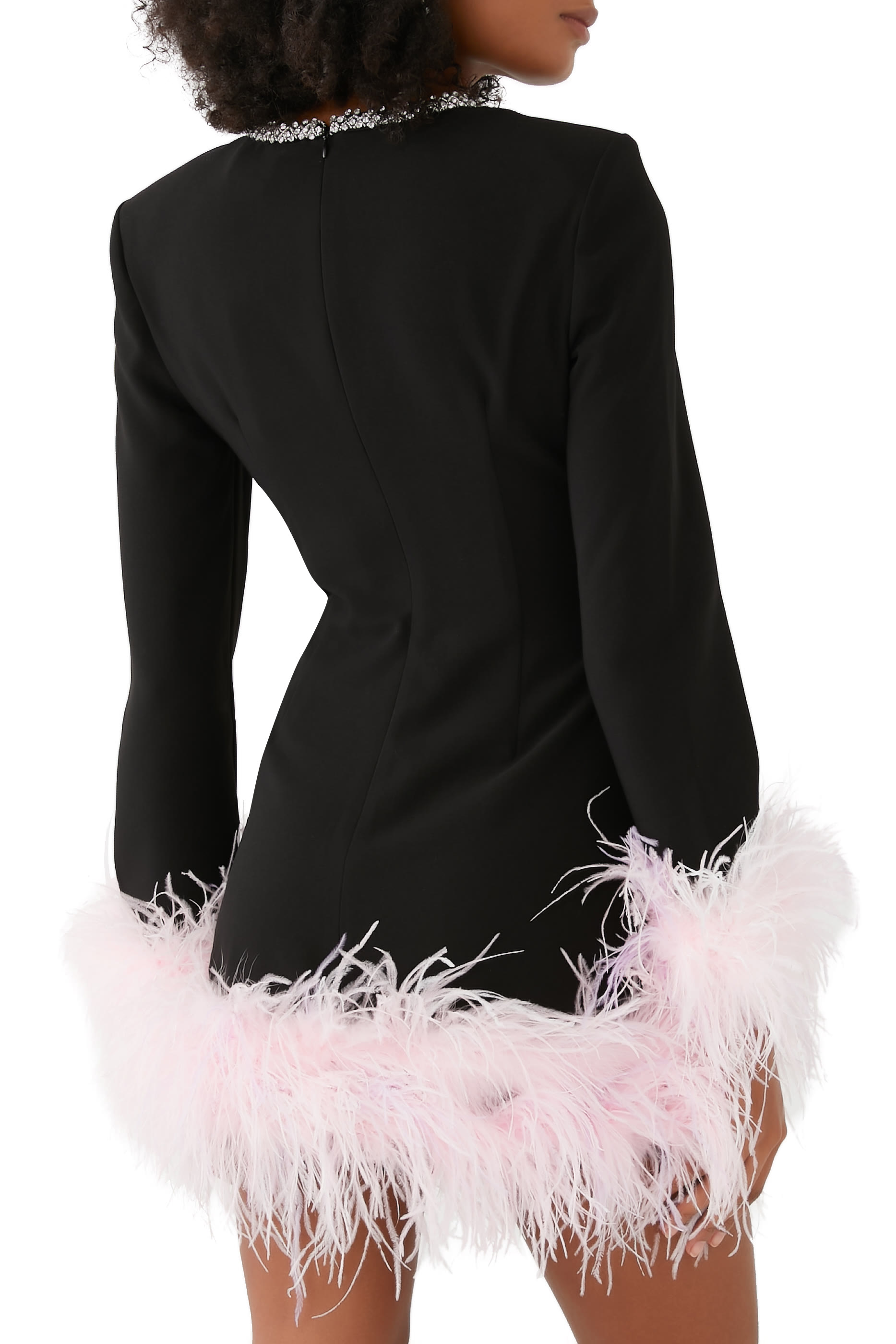 فستان قصير أسود مزين بالريش كريب