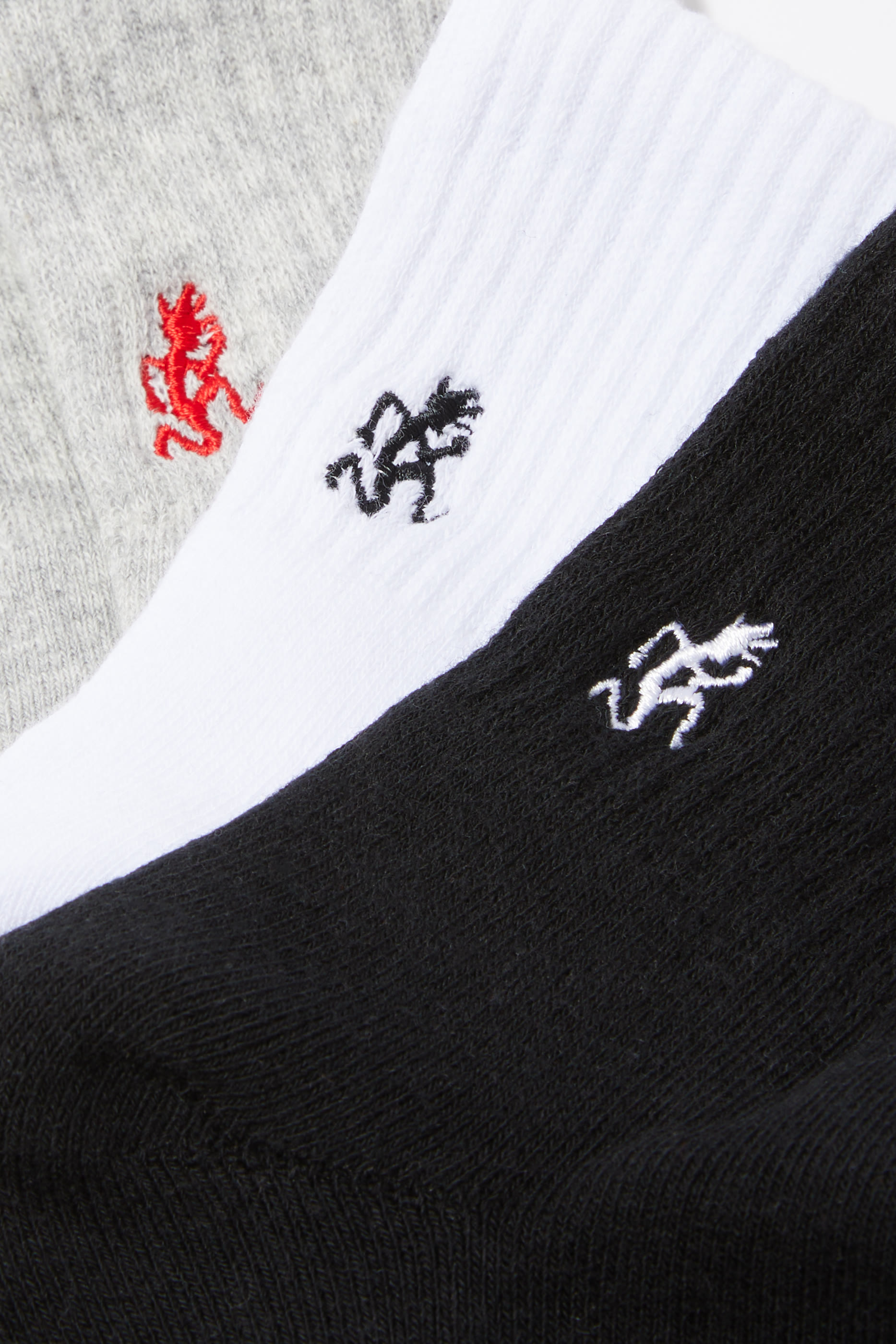 جوارب بازيك قصيرة