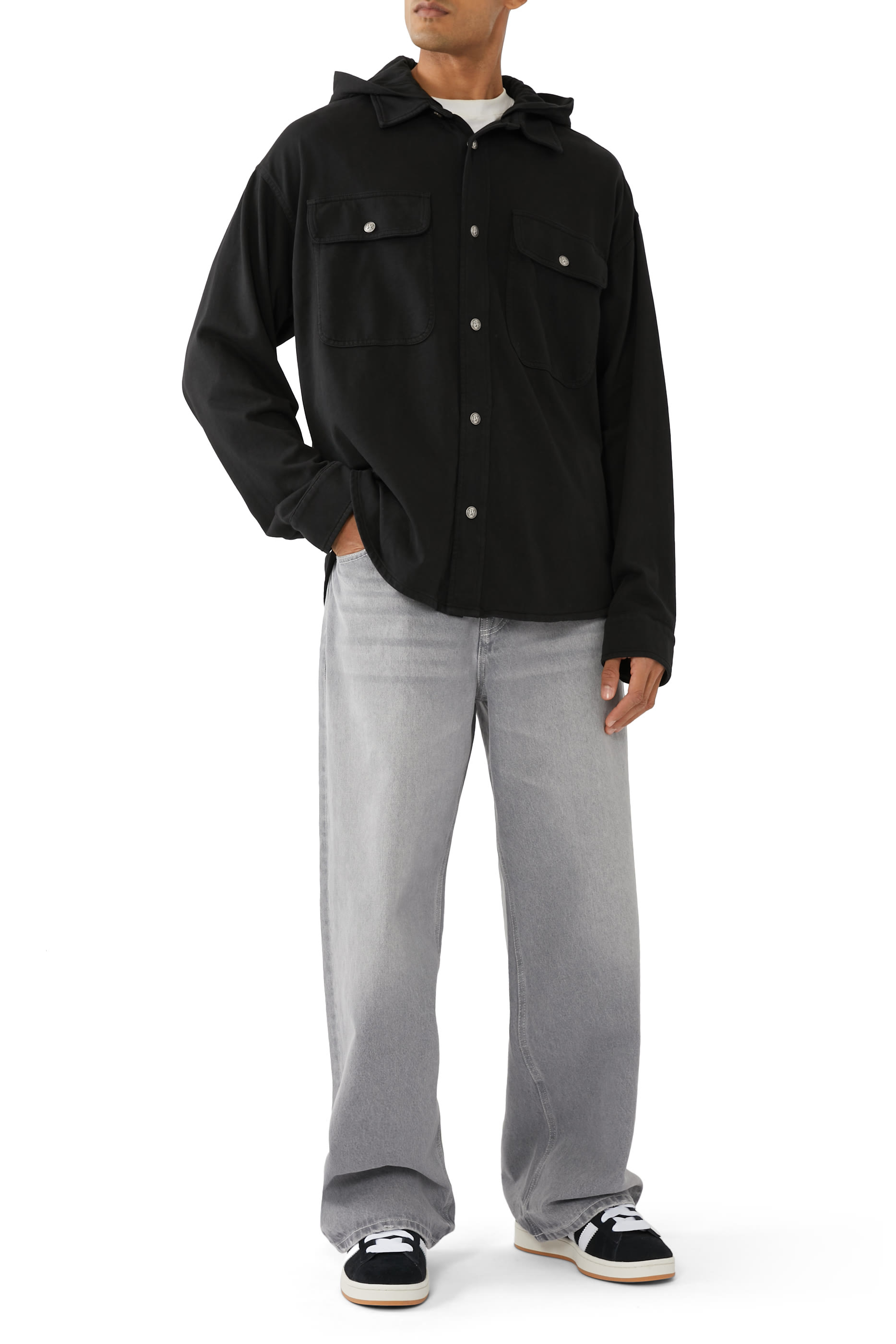 قميص بنمط جاكيت بغطاء رأس وشعار الماركة الكلاسيكي