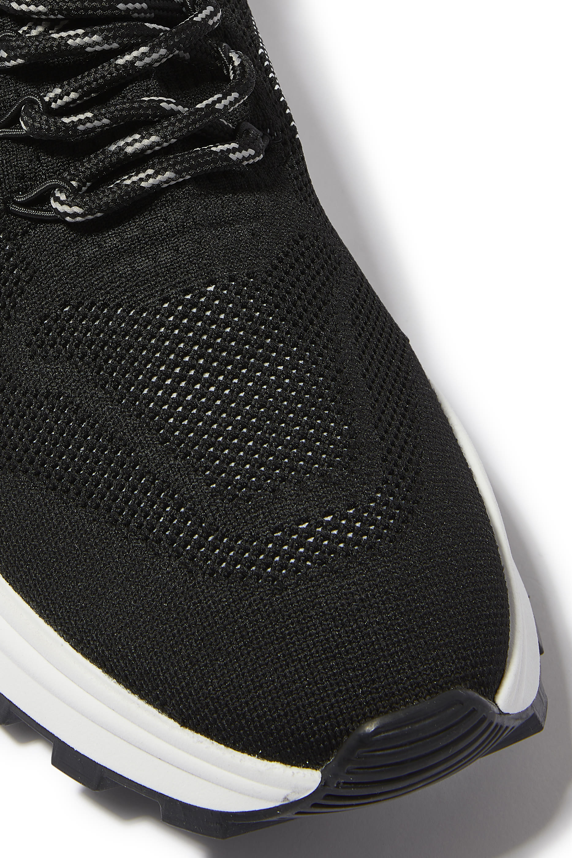 سنيكرز رانر بطبعة D2