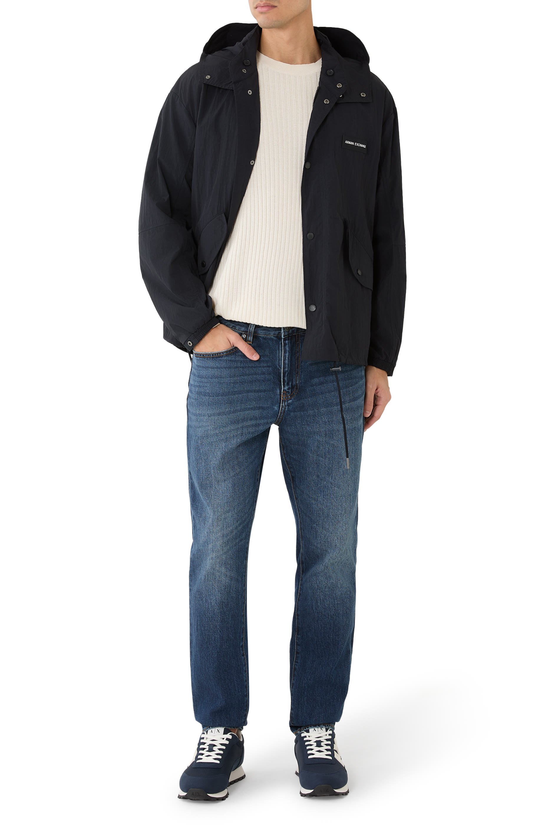 سترة منسوجة بياقة ضيقة بشعار الماركة 