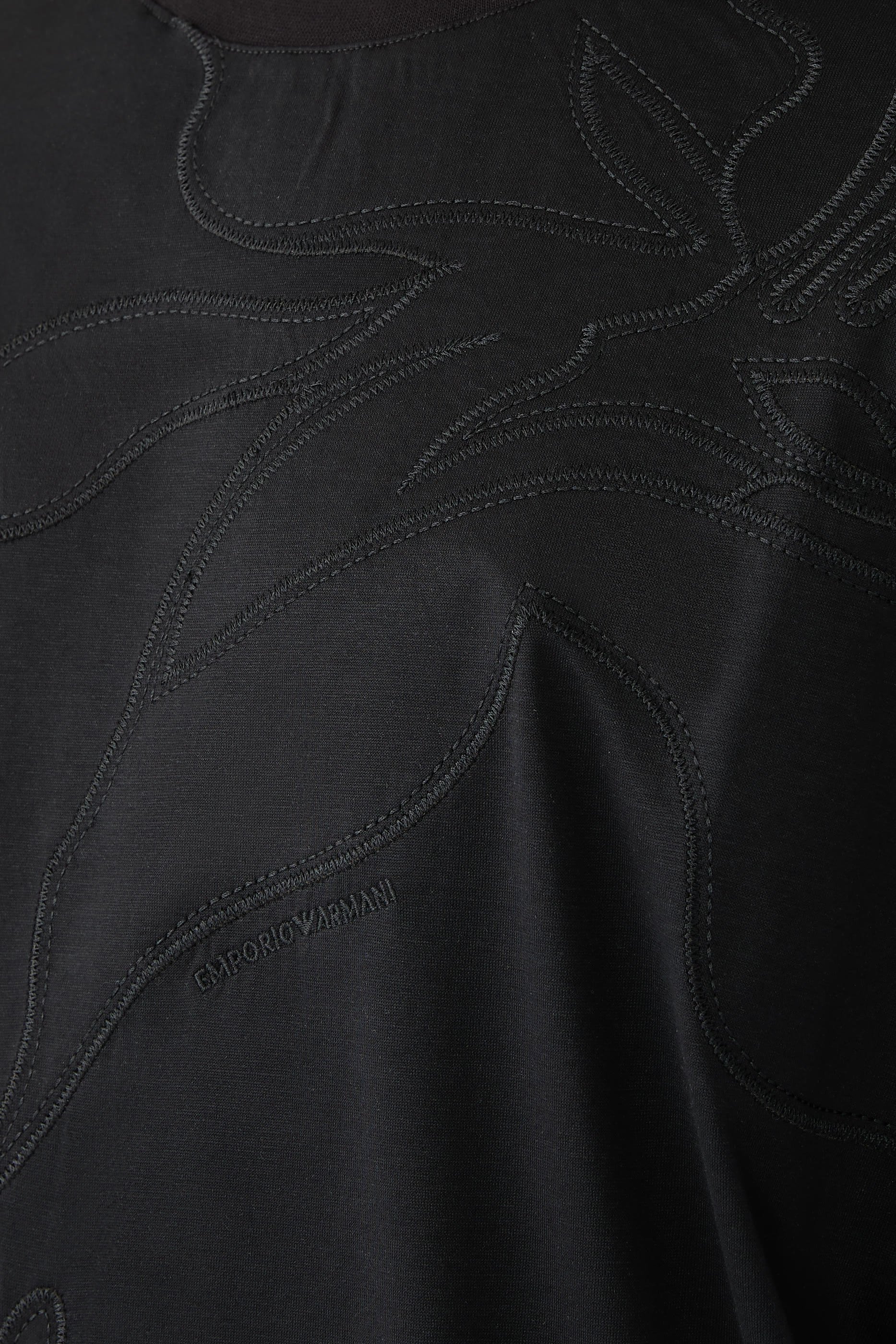 تيشيرت أي أس في بقصة فضفاضة وتطريزات أزهار