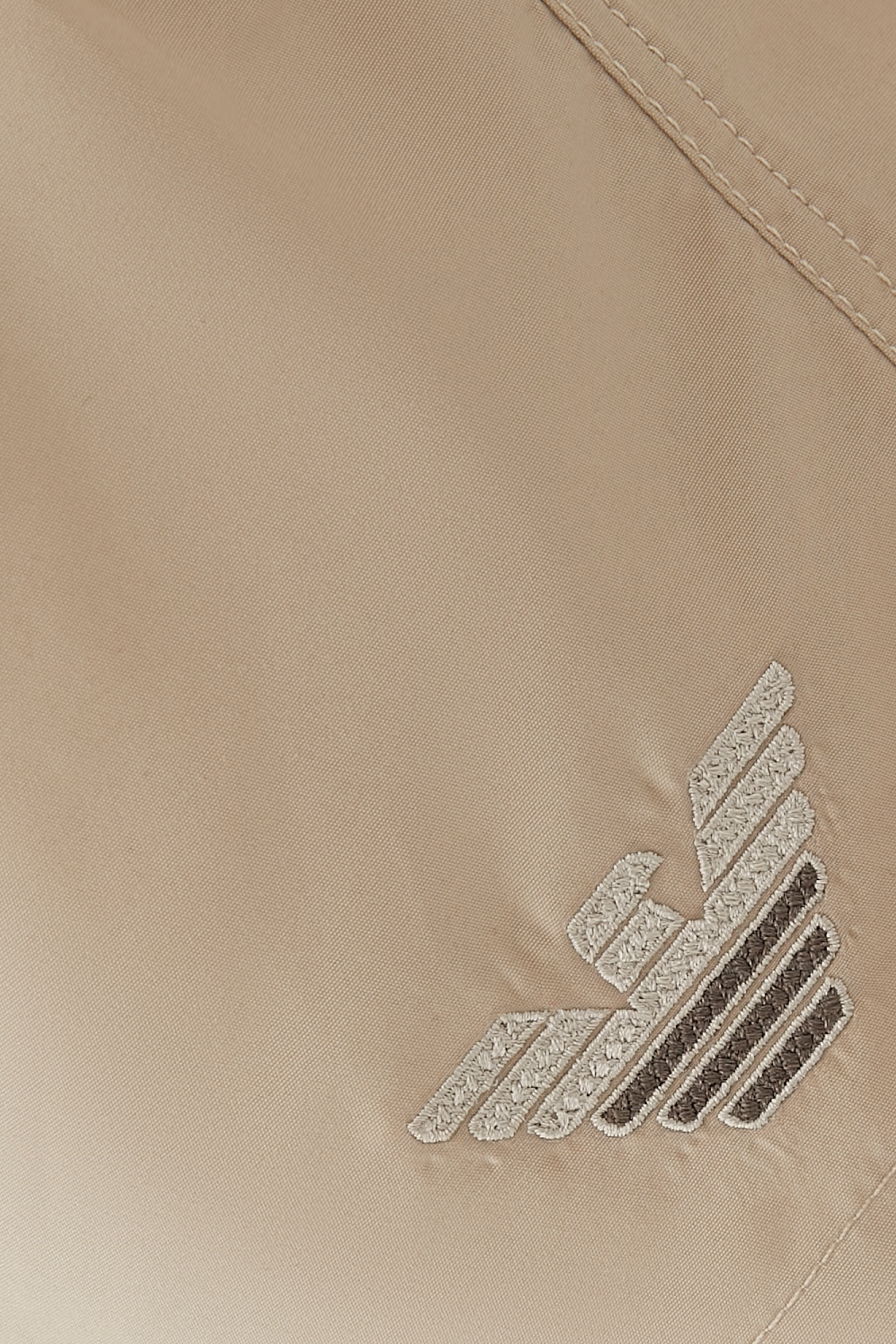 شورت سباحة مطرز بشعار الماركة بلونين