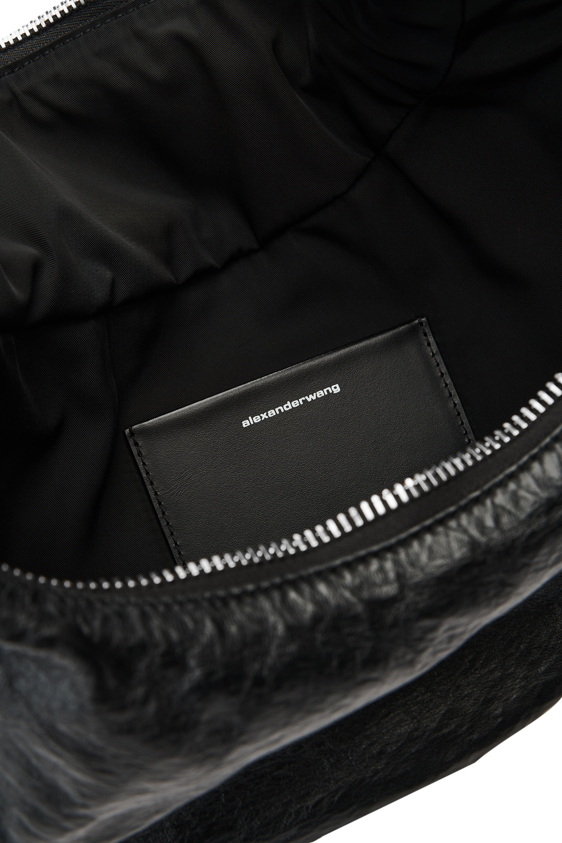 حقيبة تويست بيد علوية