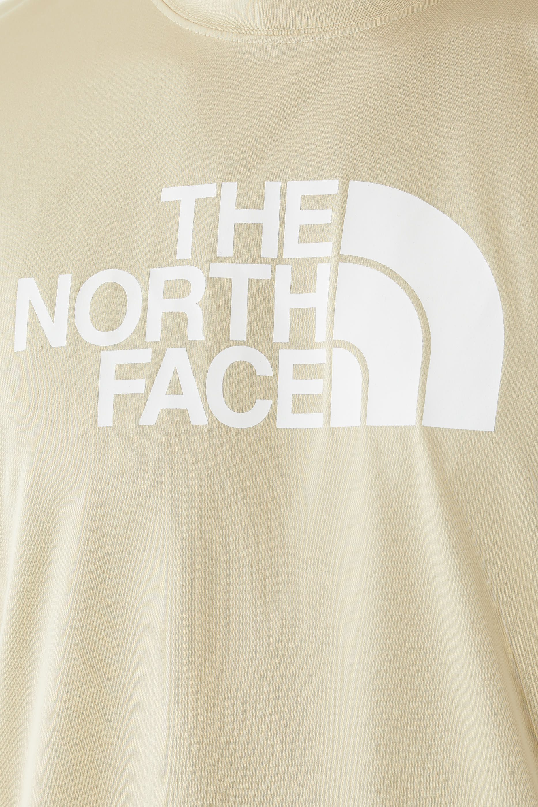 تيشيرت بطبعات شعار الماركة