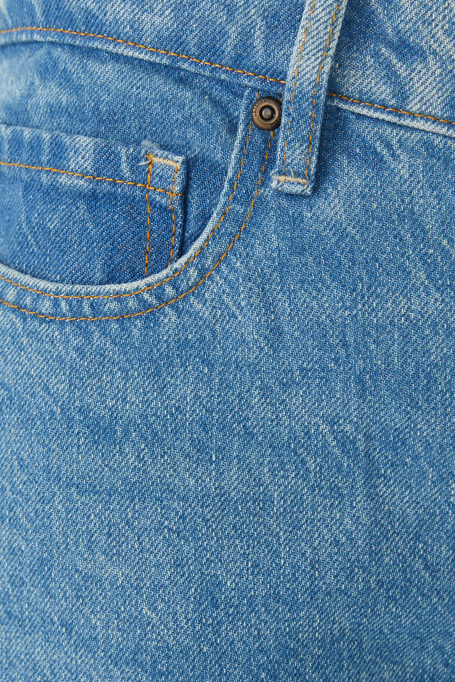 بنطال جينز ميمي بقصة ساق واسعة