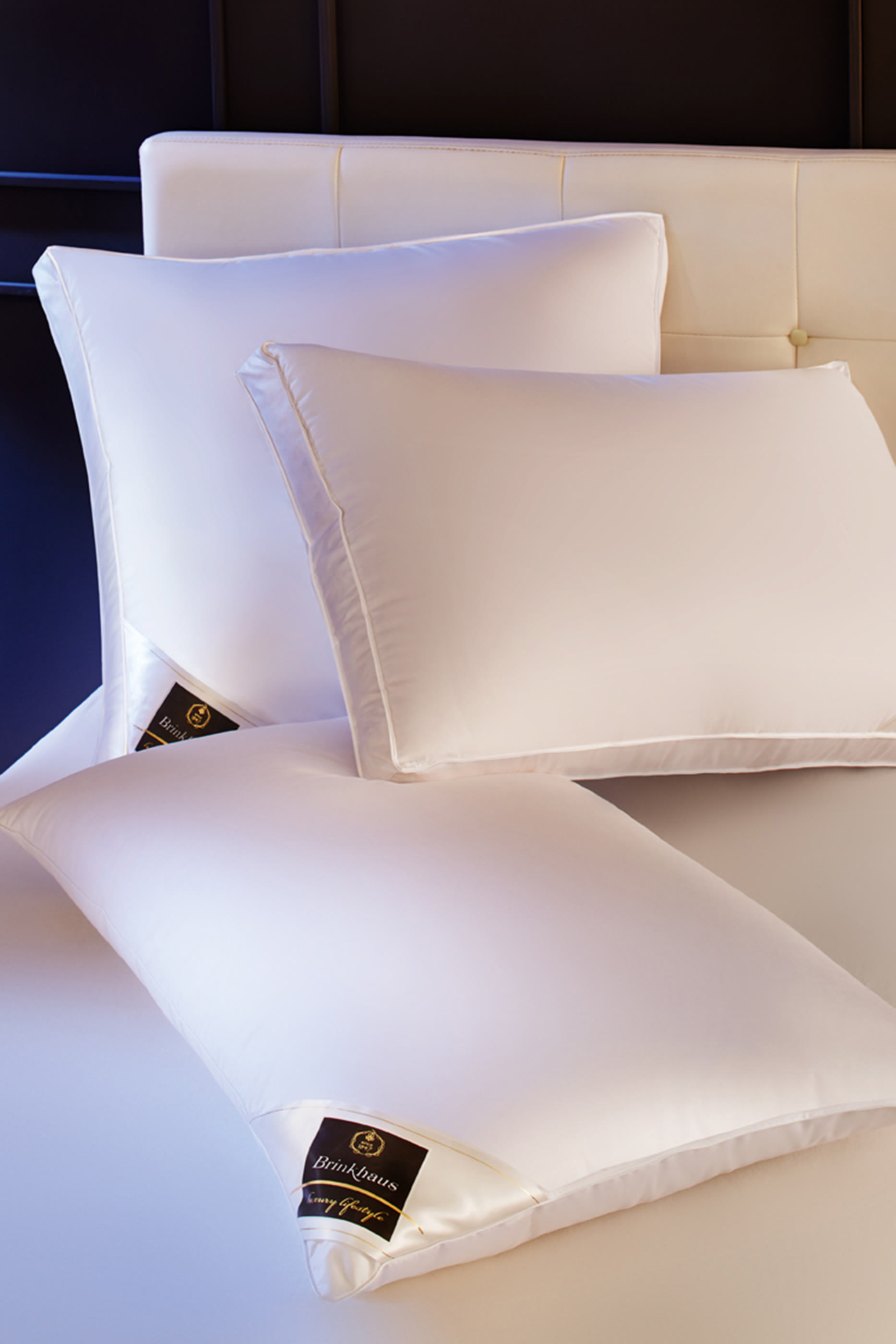 وسادة شاليه مبطنة بزغب الإوز الكندي الكبير