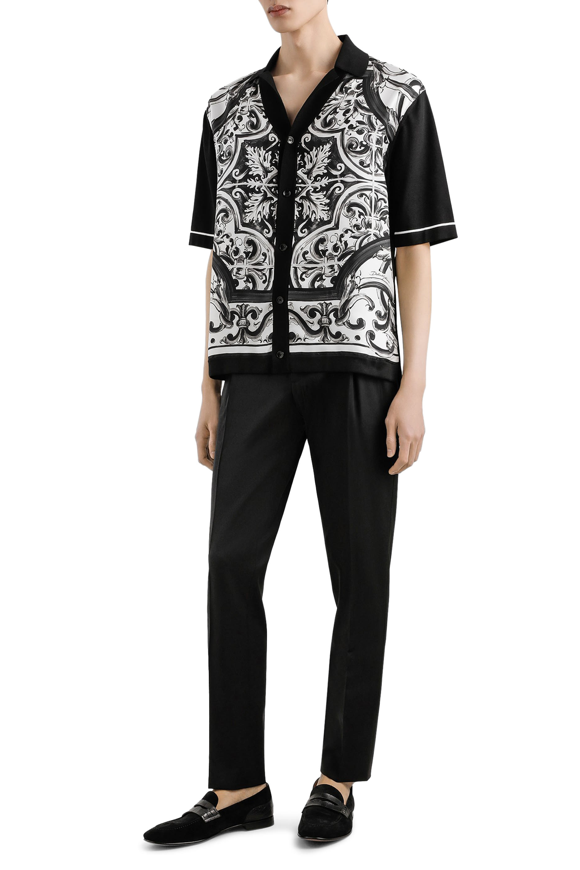 قميص بقصة فضفاضة وطبعة مايوليكا