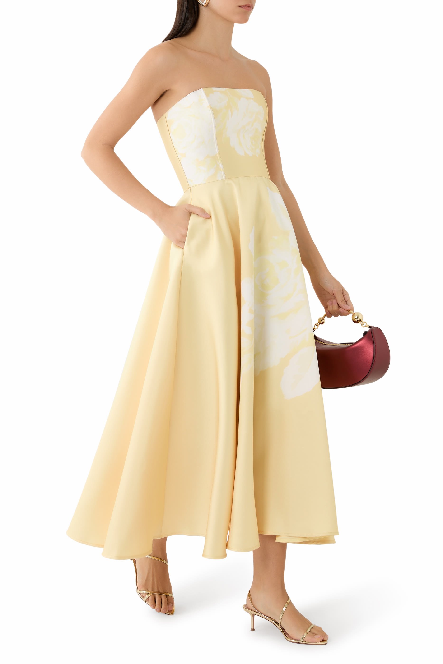 فستان بلا حمالات بنقشة