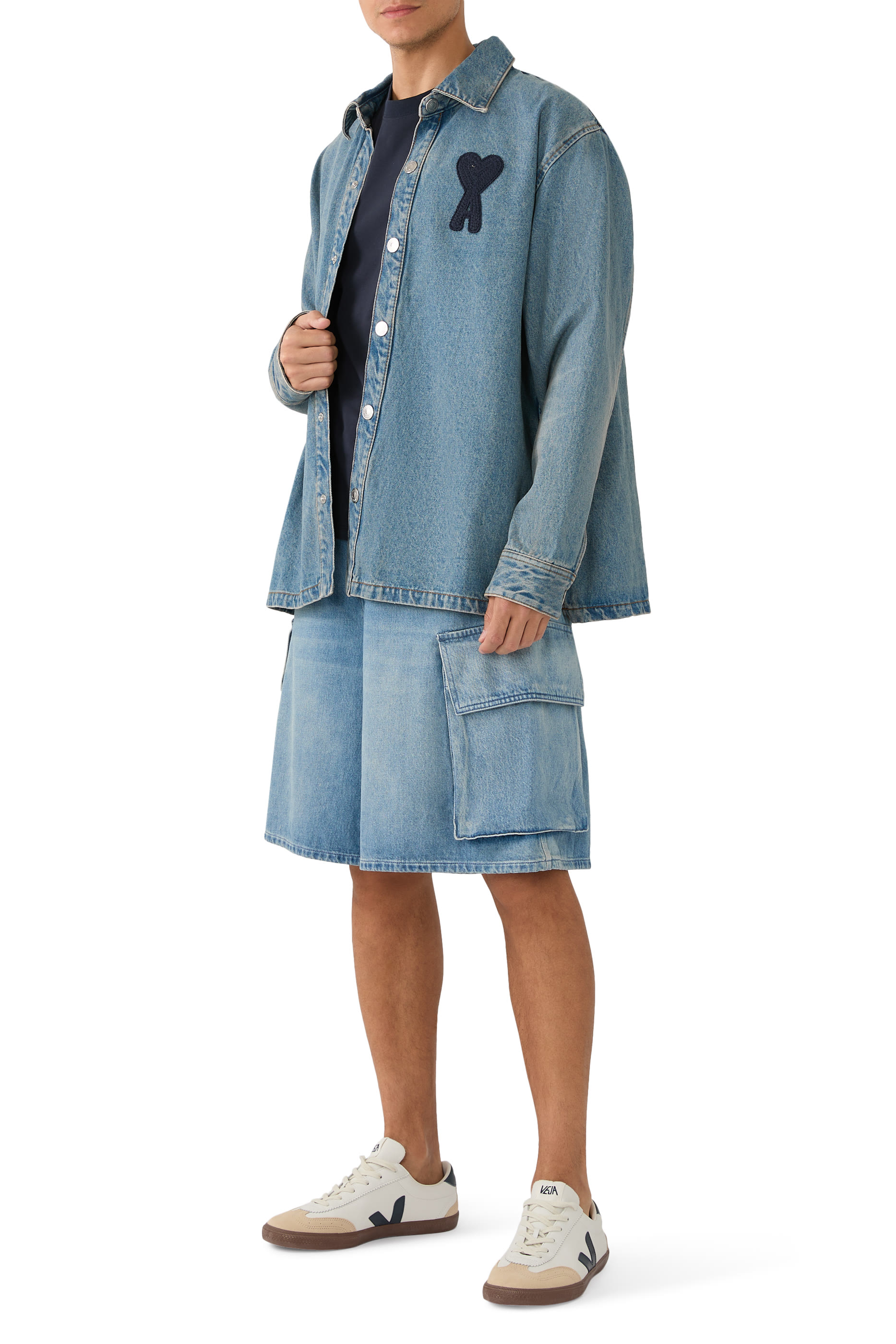 قميص بنمط جاكيت بشعار الماركة