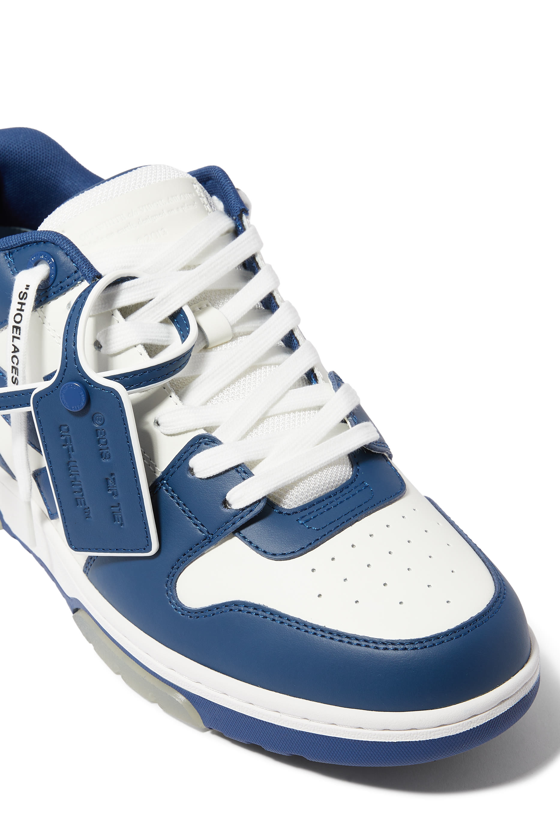 سنيكرز اوت اوف اوفيس جلد