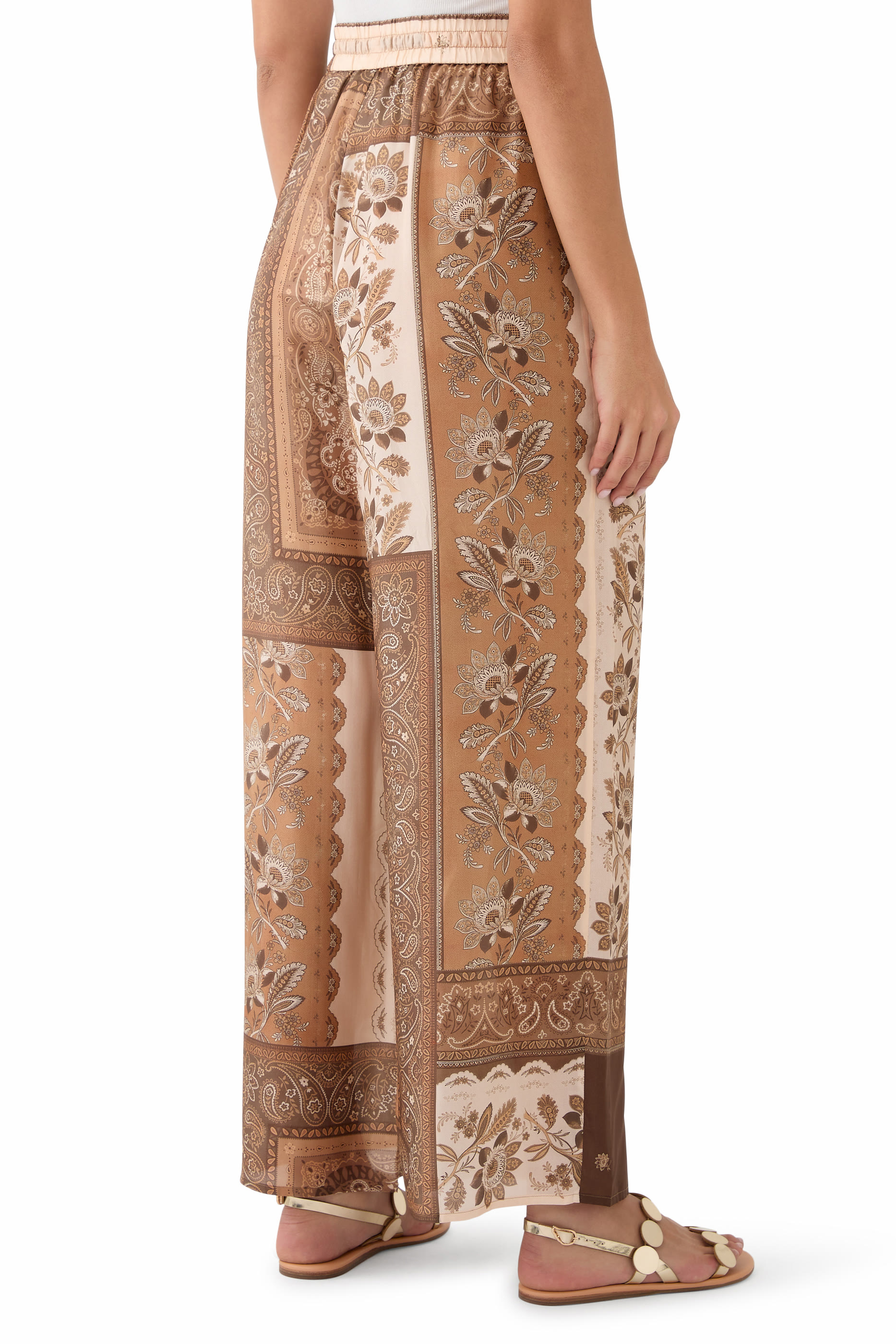 بنطال لاكي بقصة مريحة